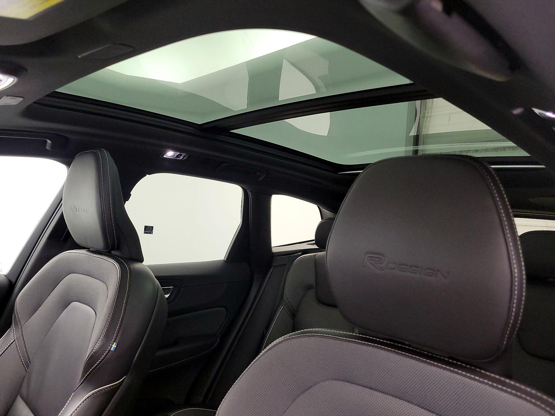 Thumbnail: 2020 Volvo XC60 - 20