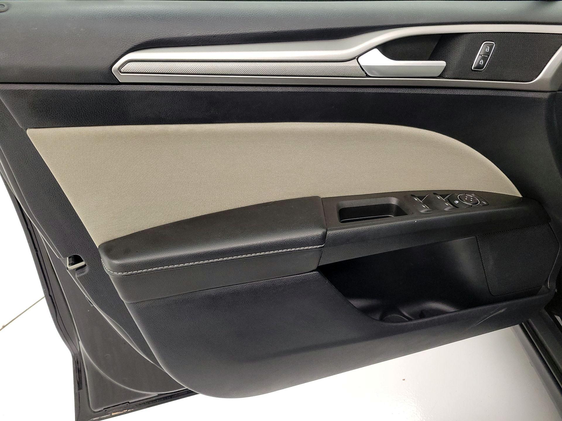 Thumbnail: 2020 Ford Fusion - 12