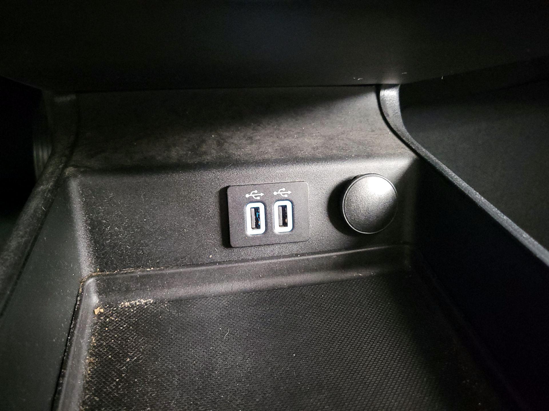 Thumbnail: 2020 Ford Fusion - 19