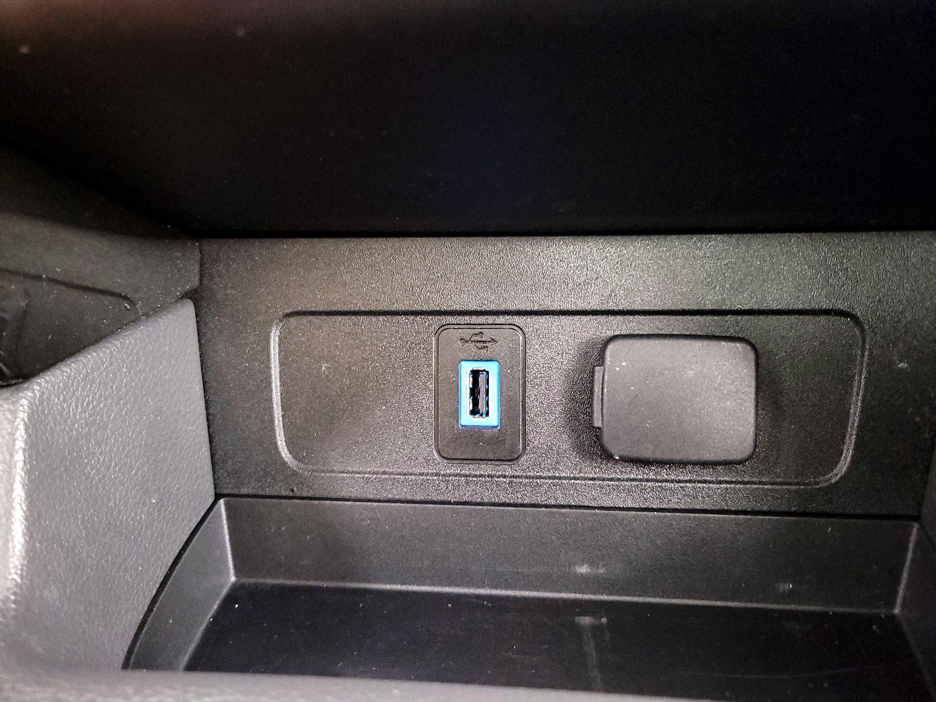 Thumbnail: 2017 Ford Escape - 19