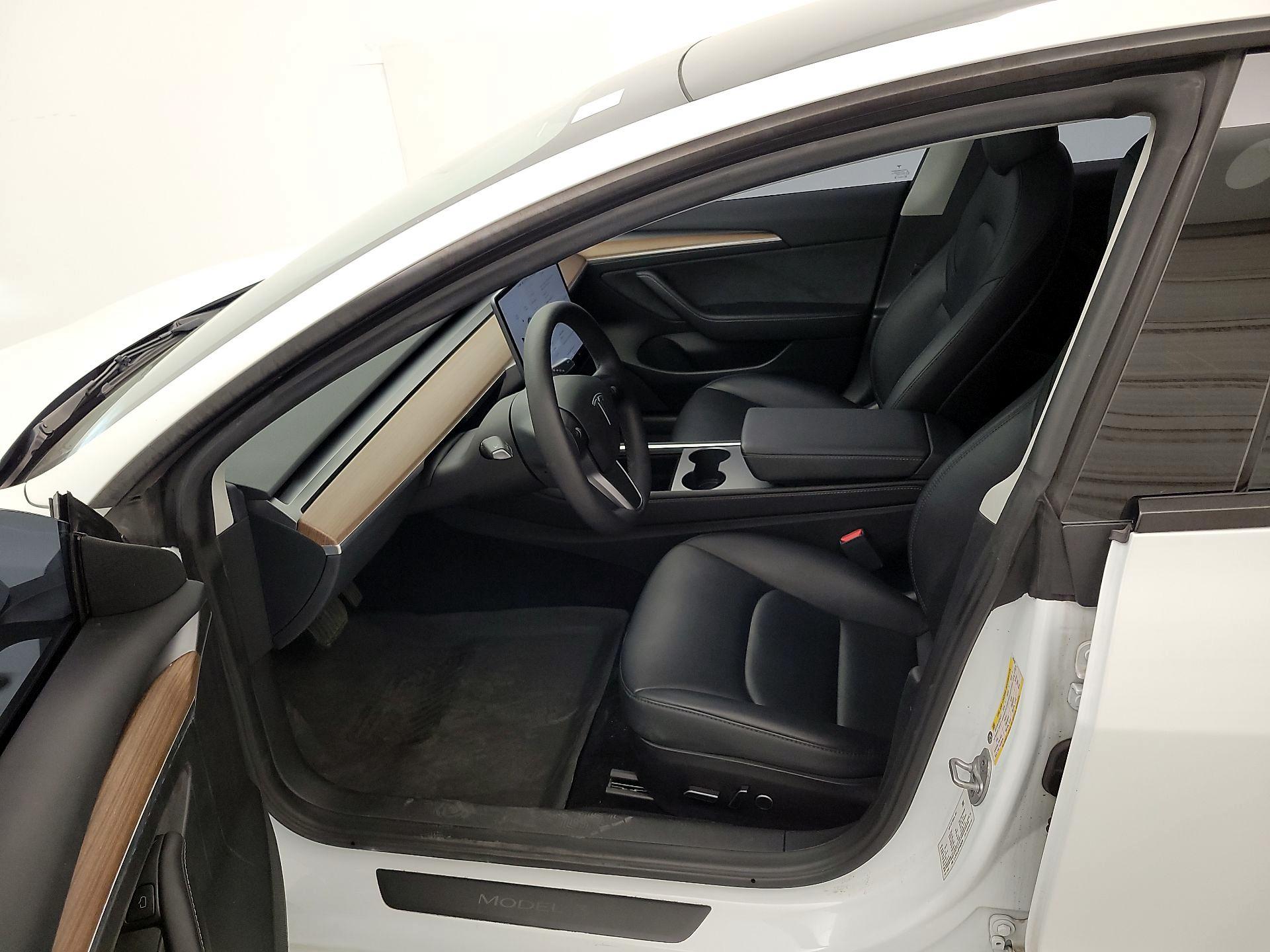 Thumbnail: 2023 Tesla Model 3 - 11