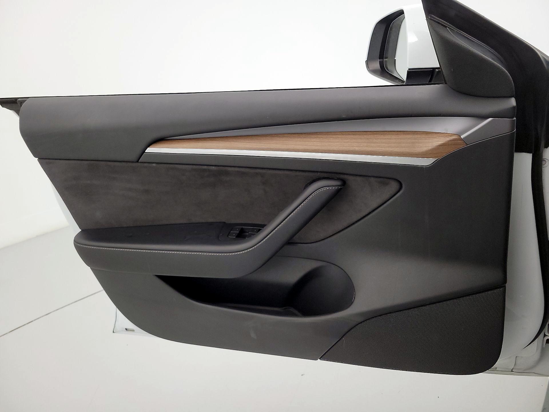 Thumbnail: 2023 Tesla Model 3 - 12