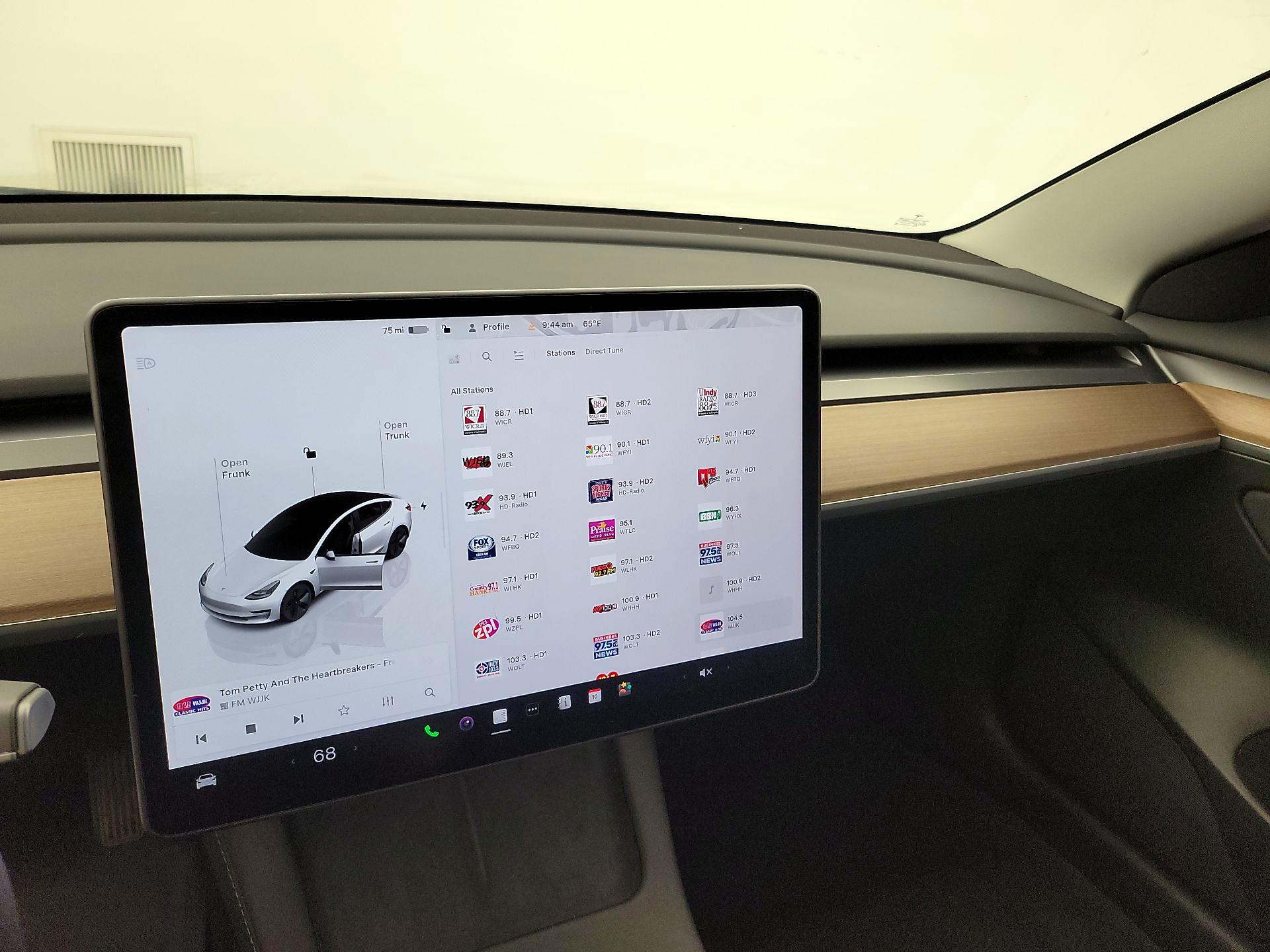 Thumbnail: 2023 Tesla Model 3 - 15