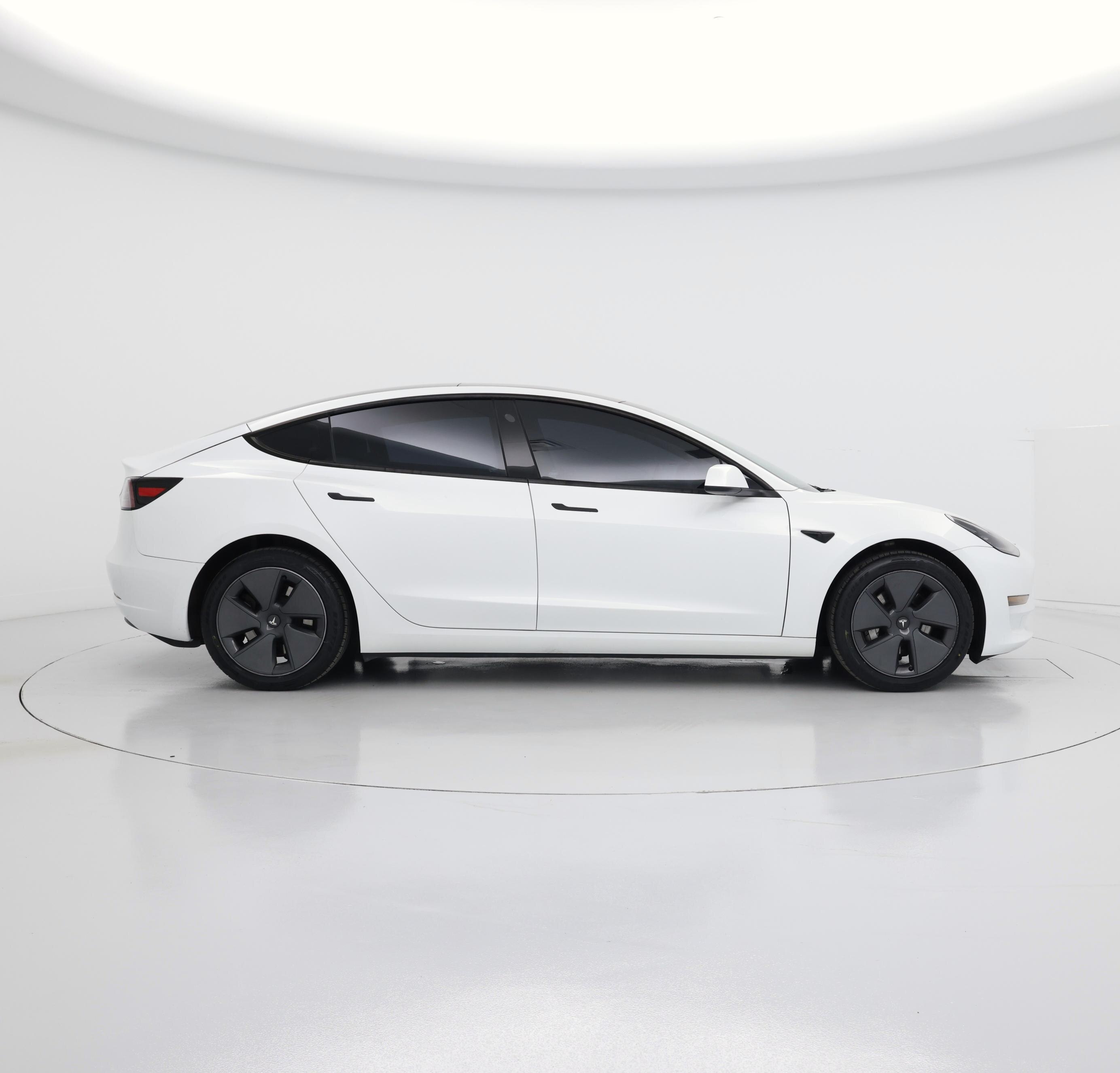 Thumbnail: 2023 Tesla Model 3 - 7