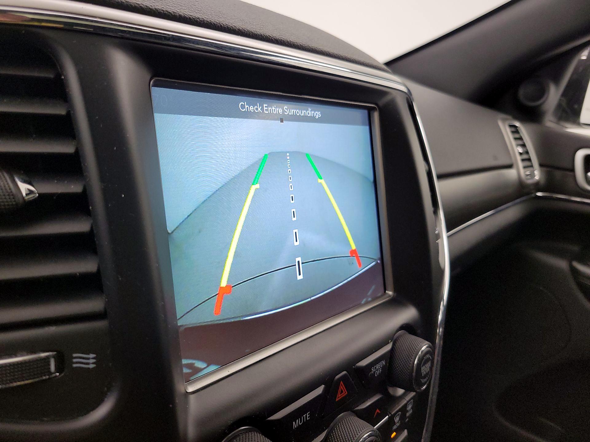 Thumbnail: 2018 Jeep Grand Cherokee - 15