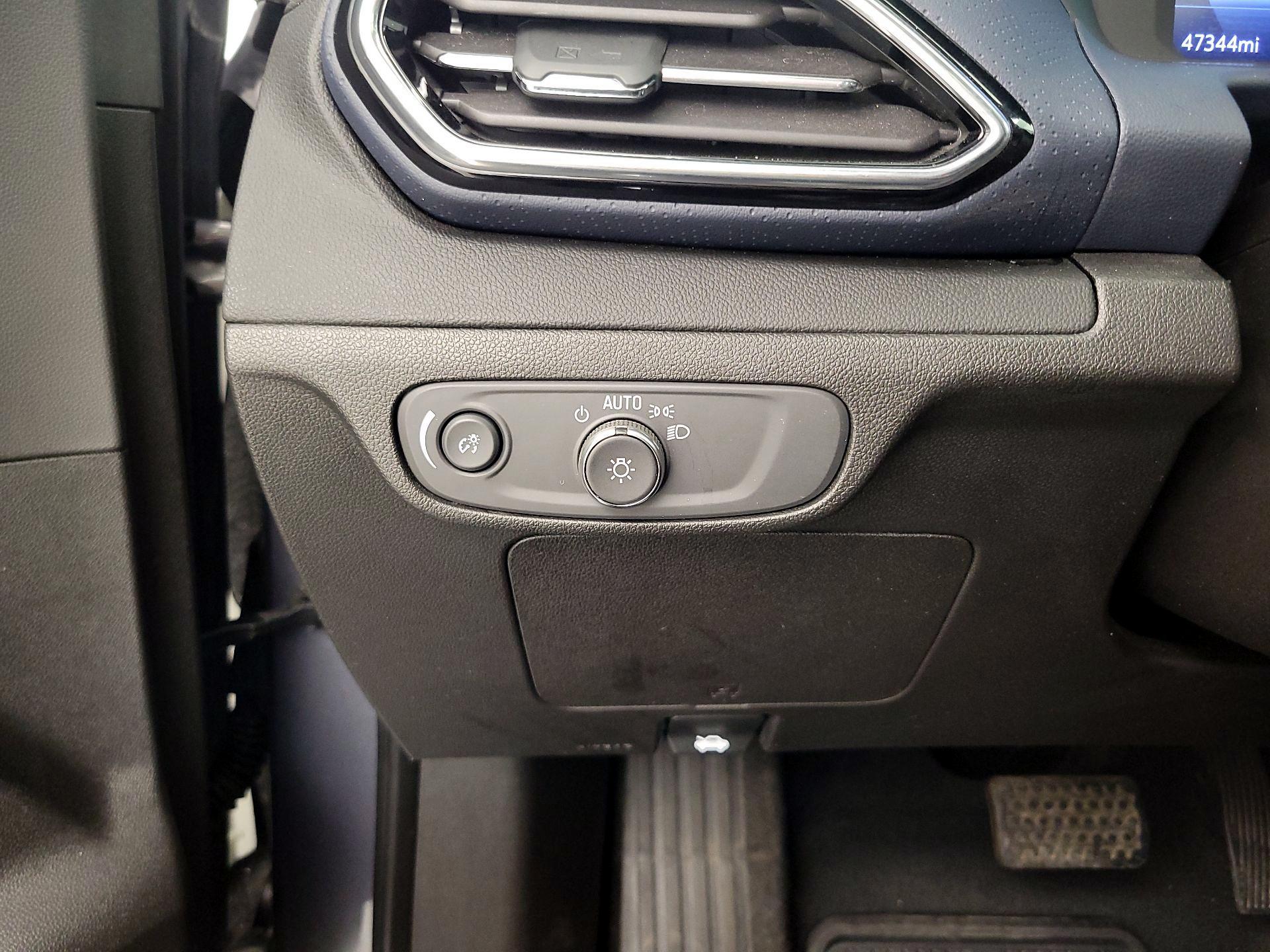 Thumbnail: 2023 Chevrolet Bolt EUV - 13