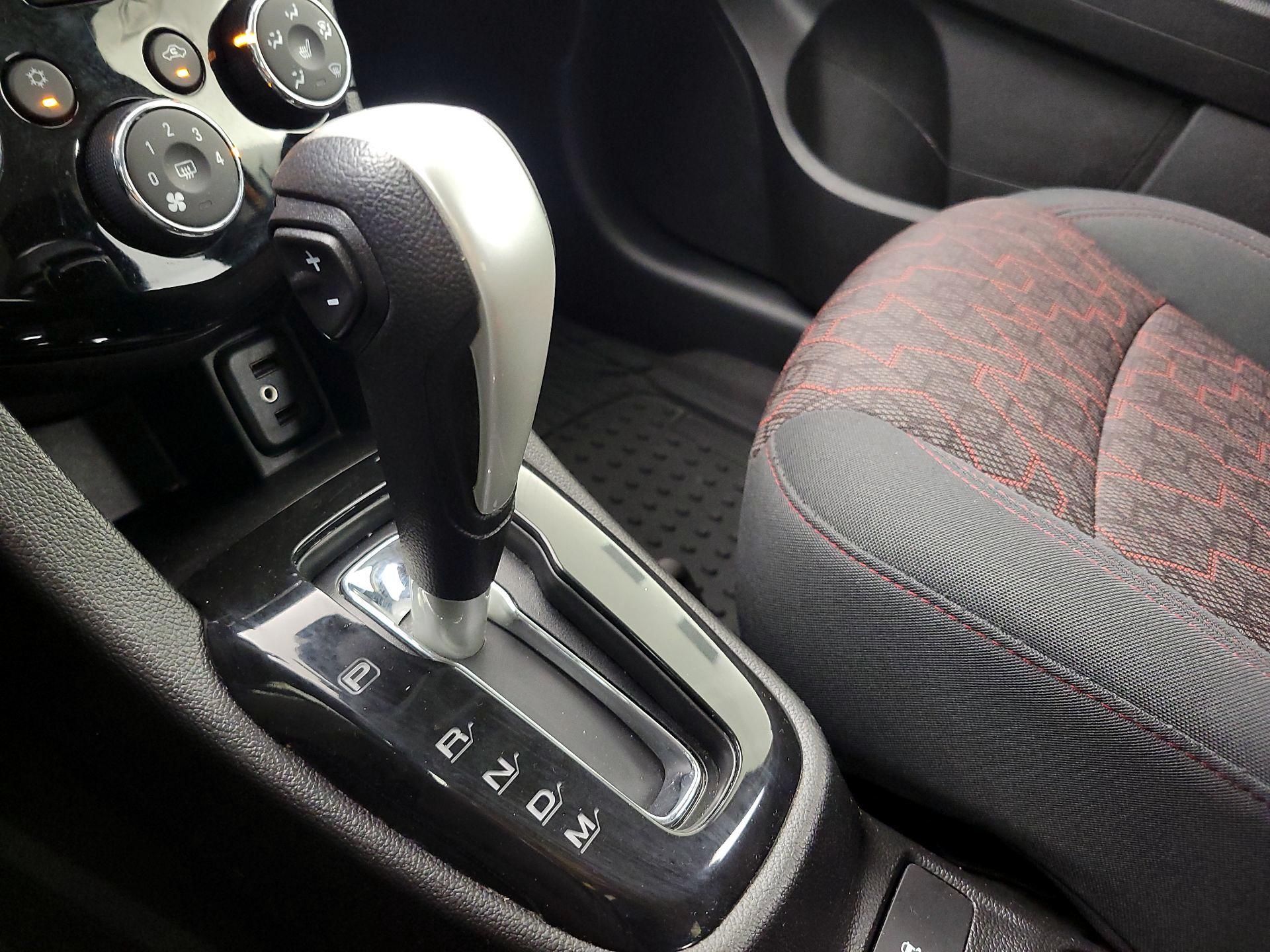 Thumbnail: 2018 Chevrolet Sonic - 17