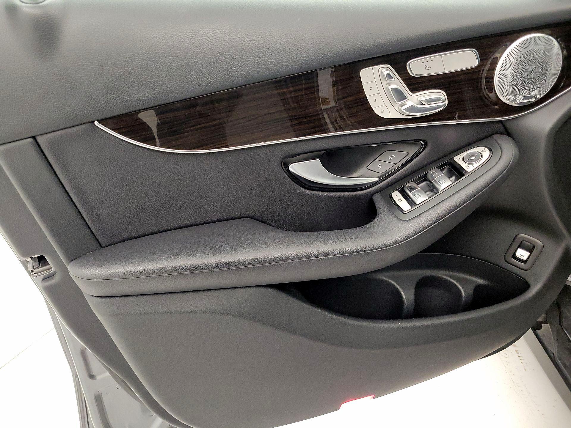 Thumbnail: 2016 Mercedes-Benz GLC - 12