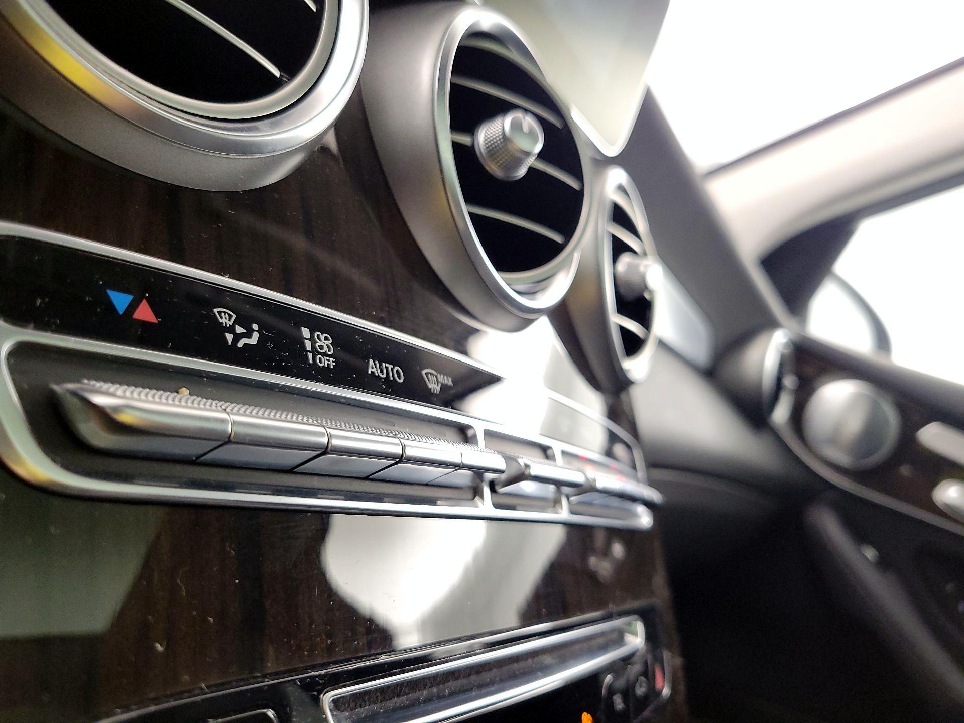 Thumbnail: 2016 Mercedes-Benz GLC - 17