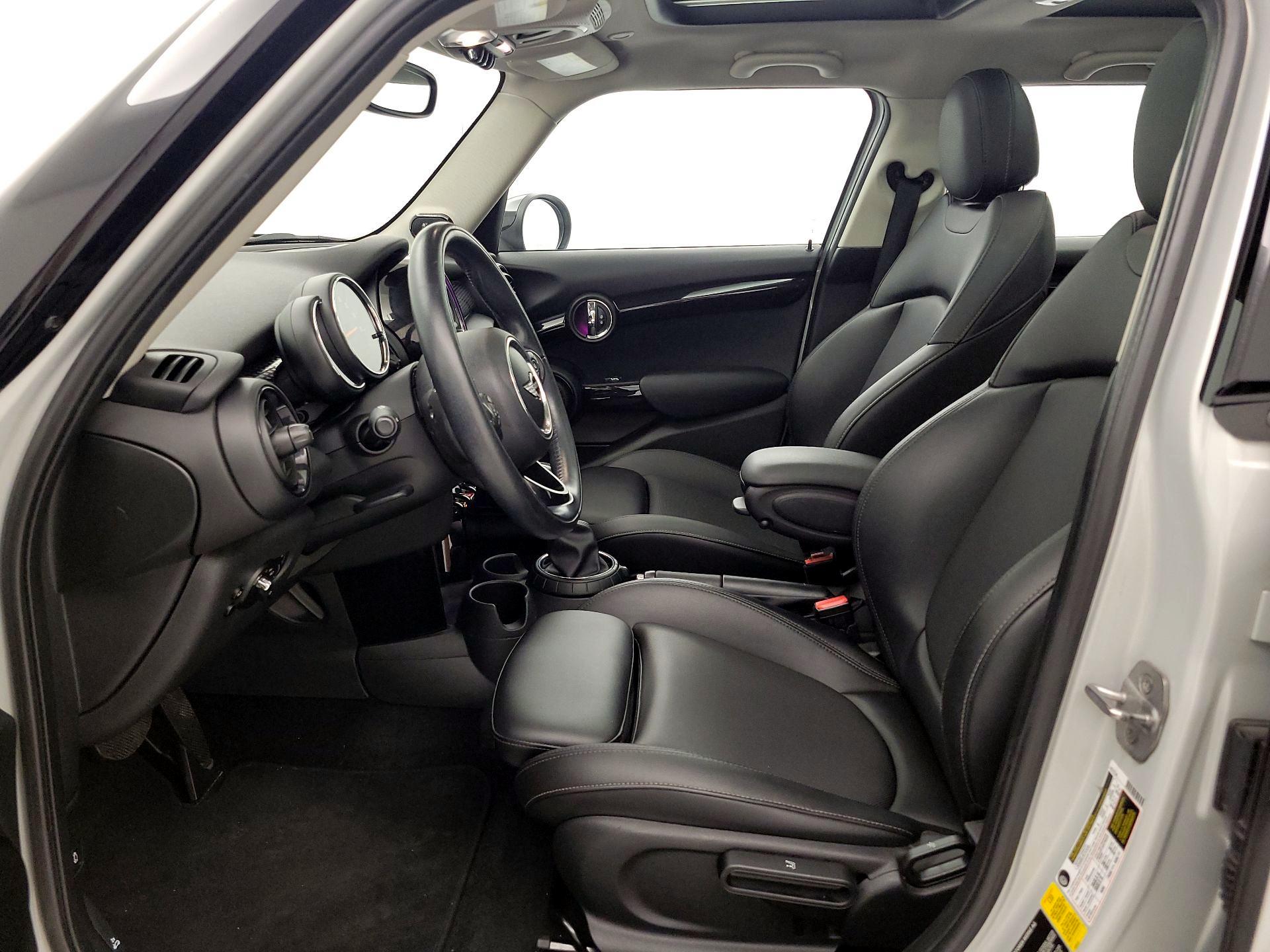 Thumbnail: 2016 MINI Cooper Hardtop - 11