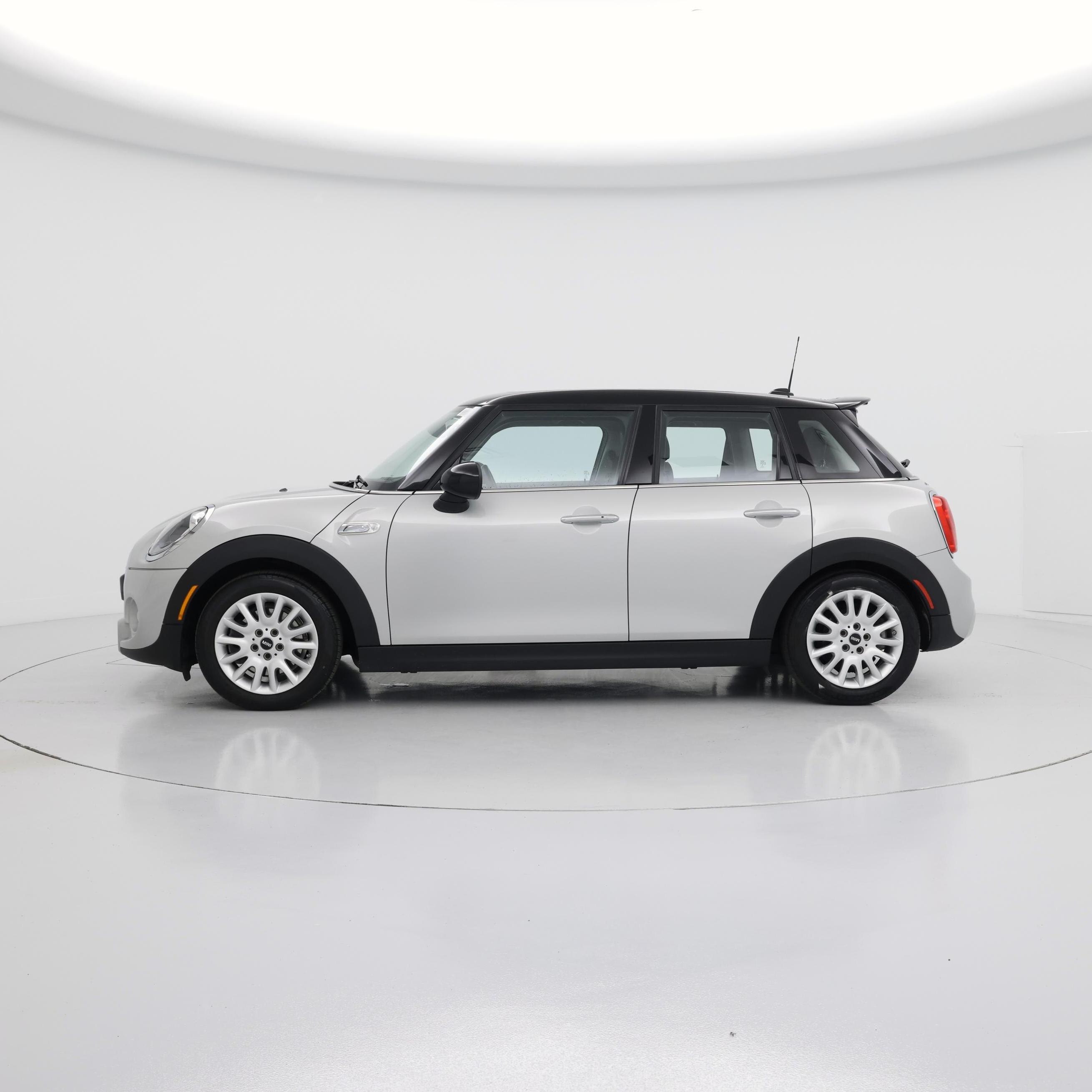 Thumbnail: 2016 MINI Cooper Hardtop - 3