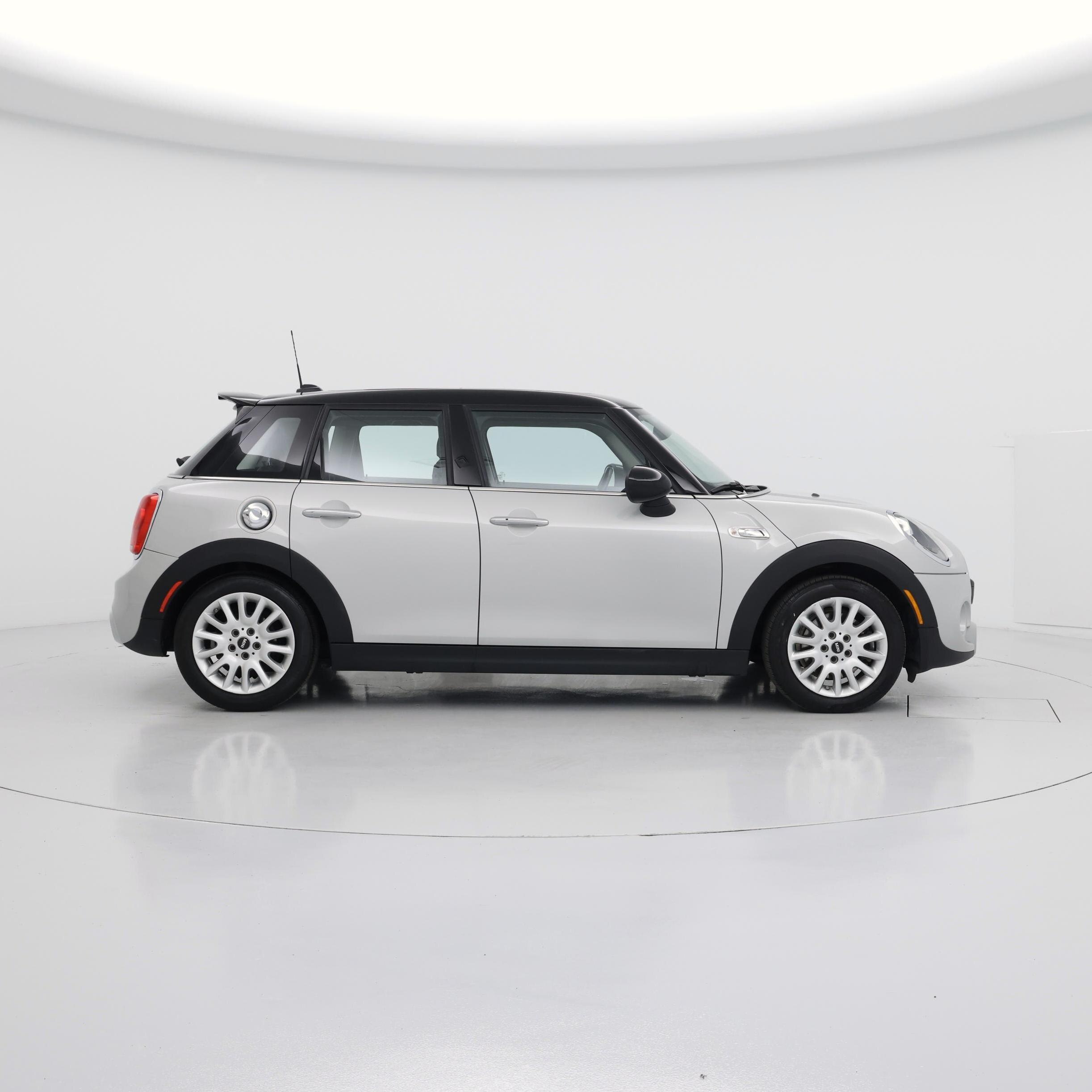 Thumbnail: 2016 MINI Cooper Hardtop - 7