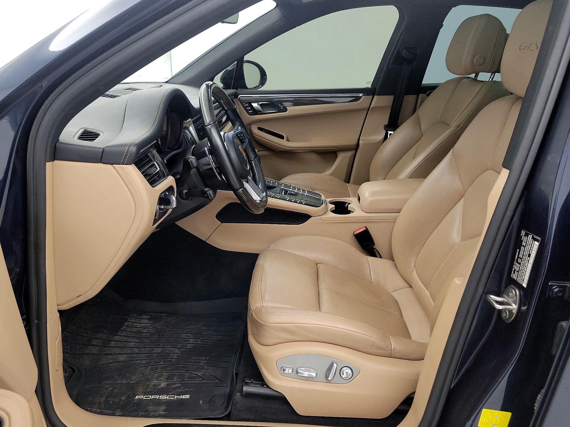 Thumbnail: 2021 Porsche Macan - 11