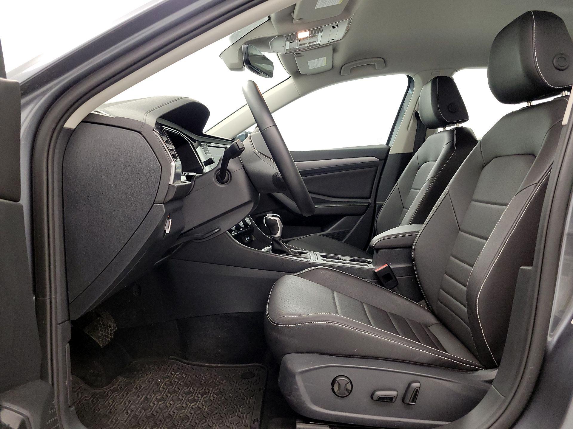 Thumbnail: 2023 Volkswagen Jetta - 11