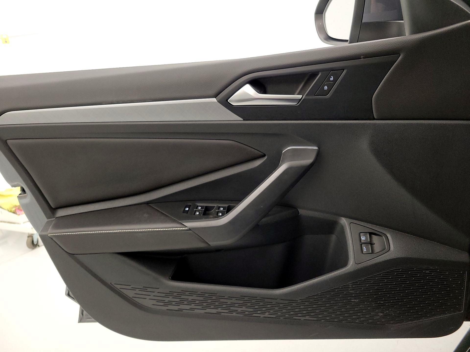 Thumbnail: 2023 Volkswagen Jetta - 12