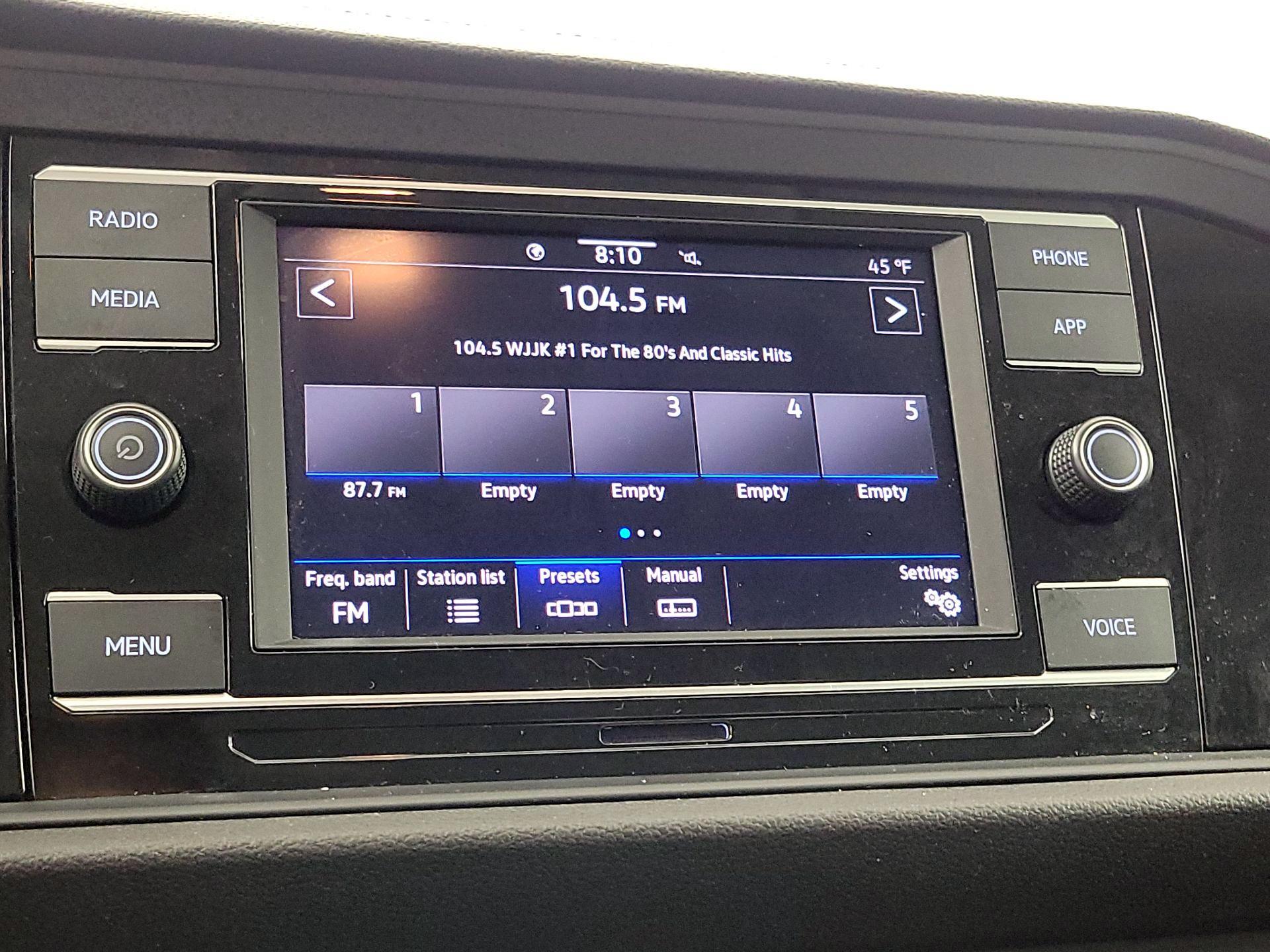 Thumbnail: 2023 Volkswagen Jetta - 15