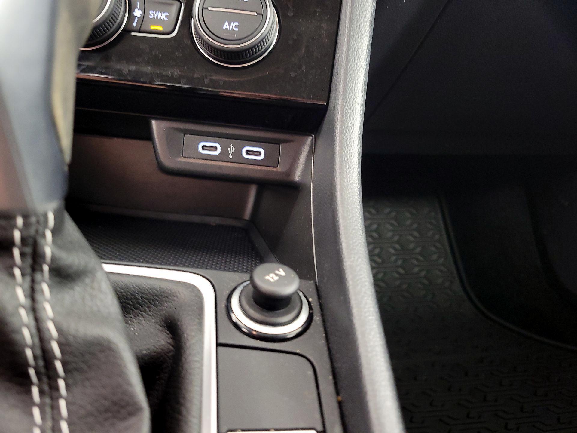 Thumbnail: 2023 Volkswagen Jetta - 18