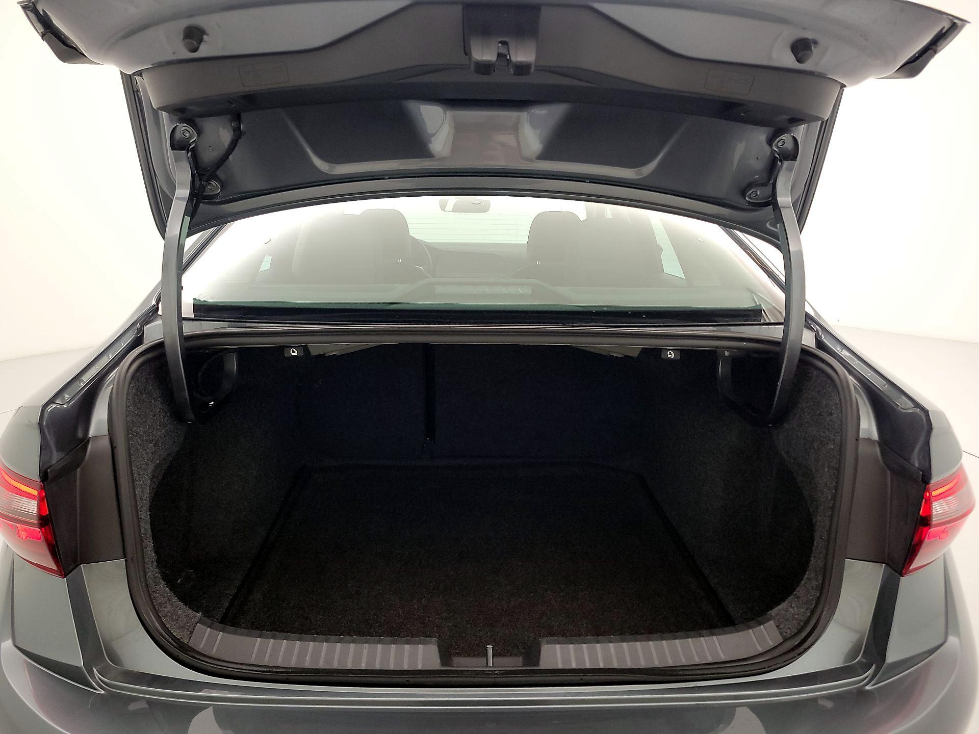 Thumbnail: 2023 Volkswagen Jetta - 20