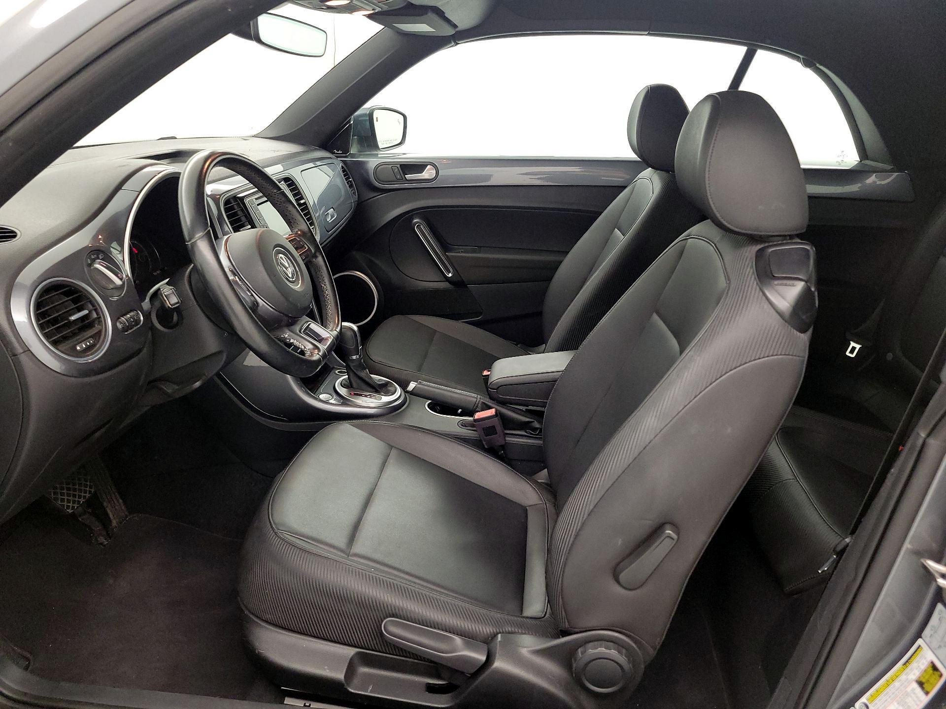 Thumbnail: 2017 Volkswagen Beetle - 11