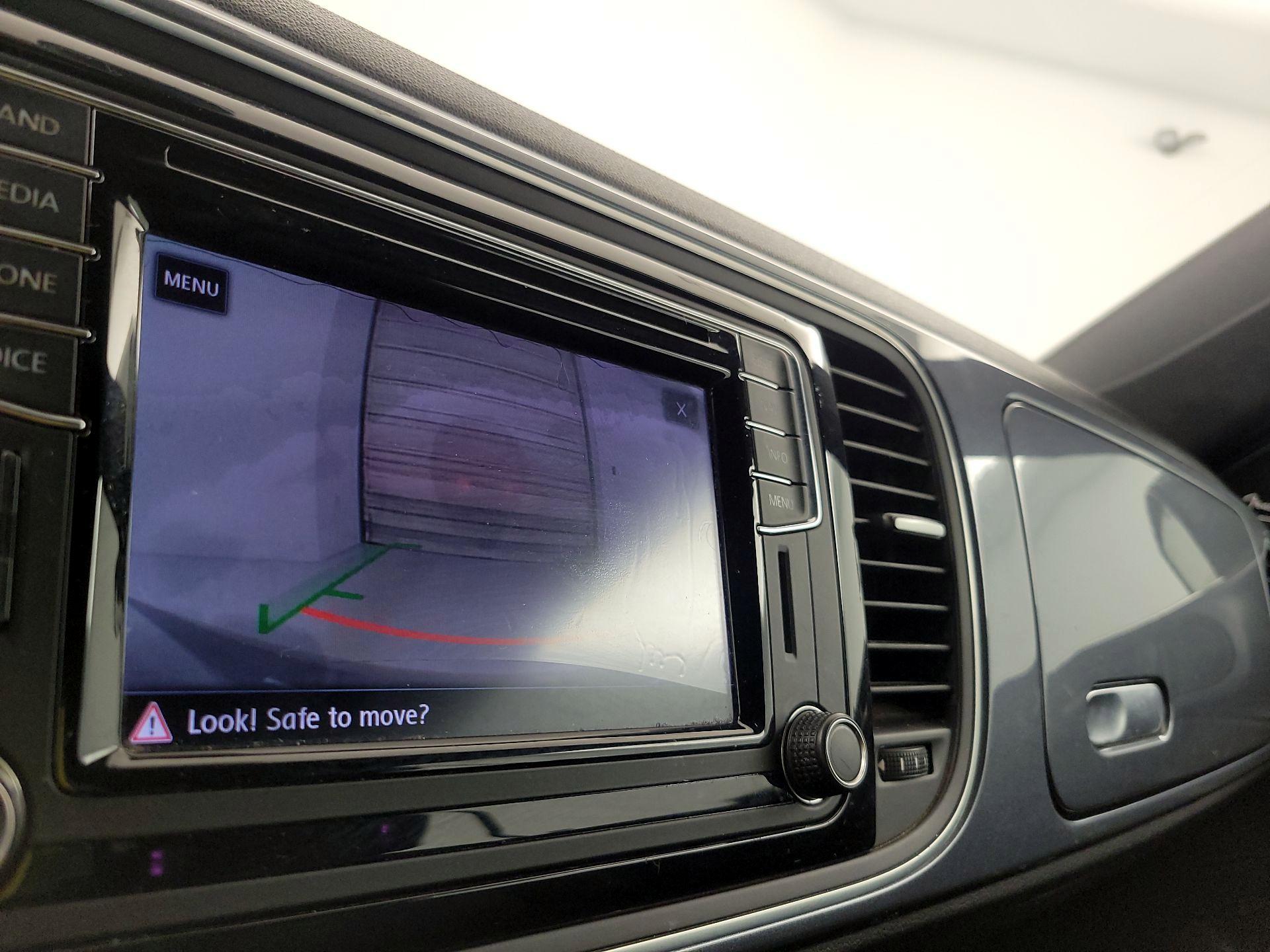 Thumbnail: 2017 Volkswagen Beetle - 15