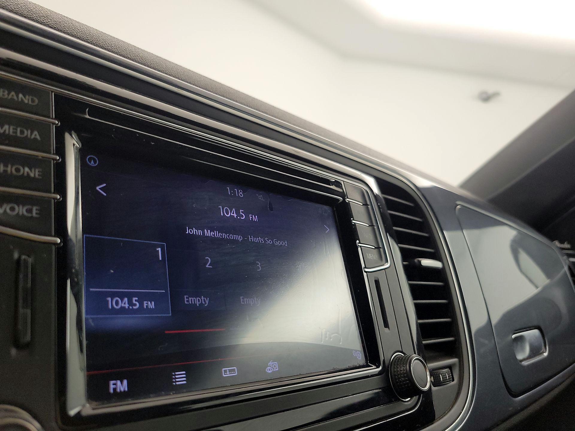 Thumbnail: 2017 Volkswagen Beetle - 16