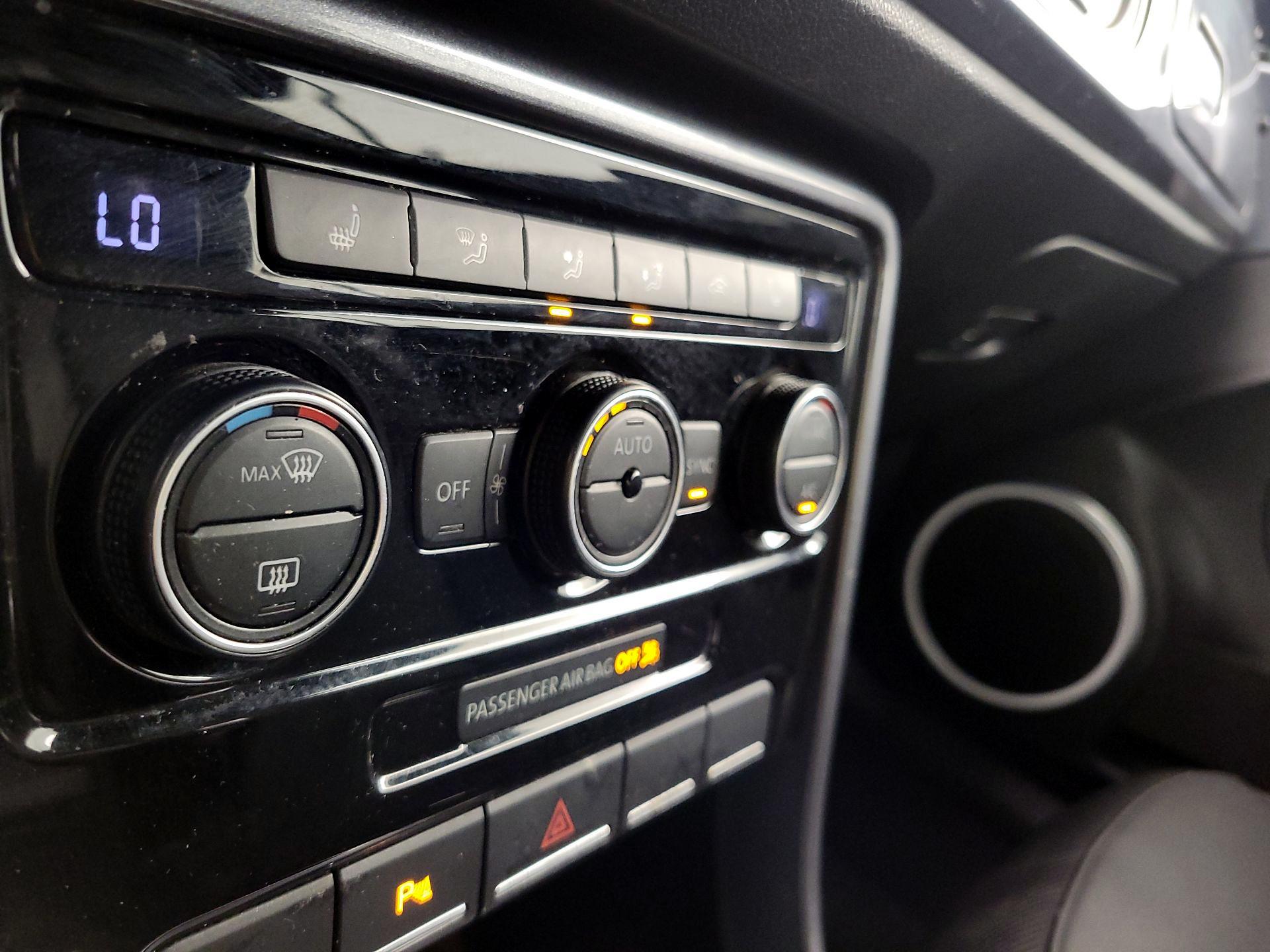 Thumbnail: 2017 Volkswagen Beetle - 17