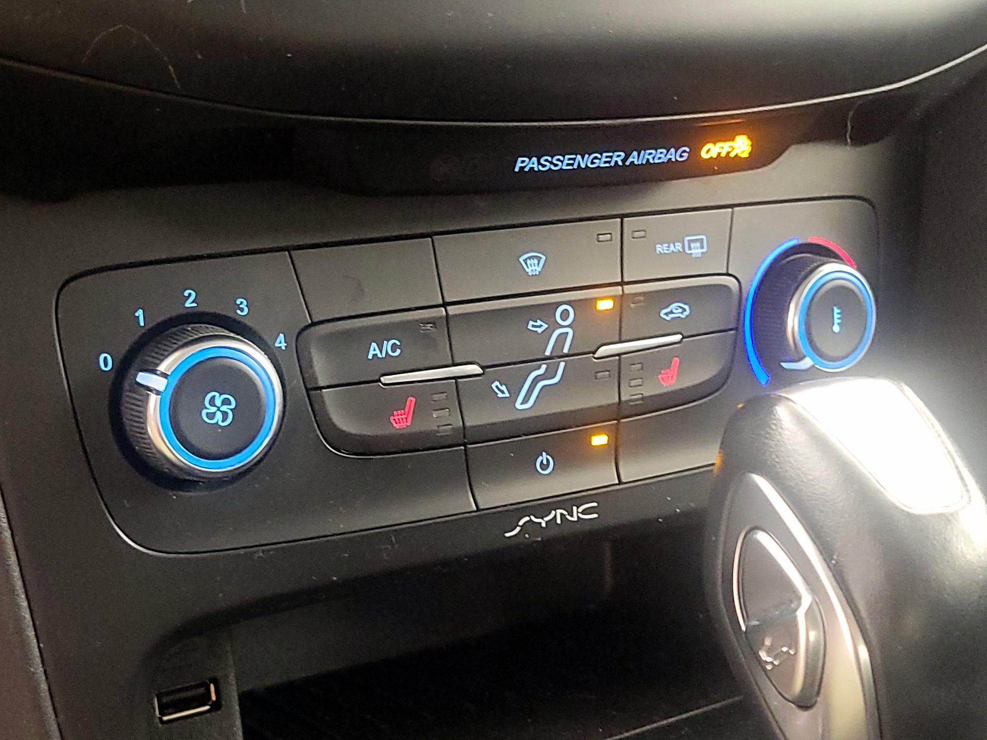 Thumbnail: 2015 Ford Focus - 16