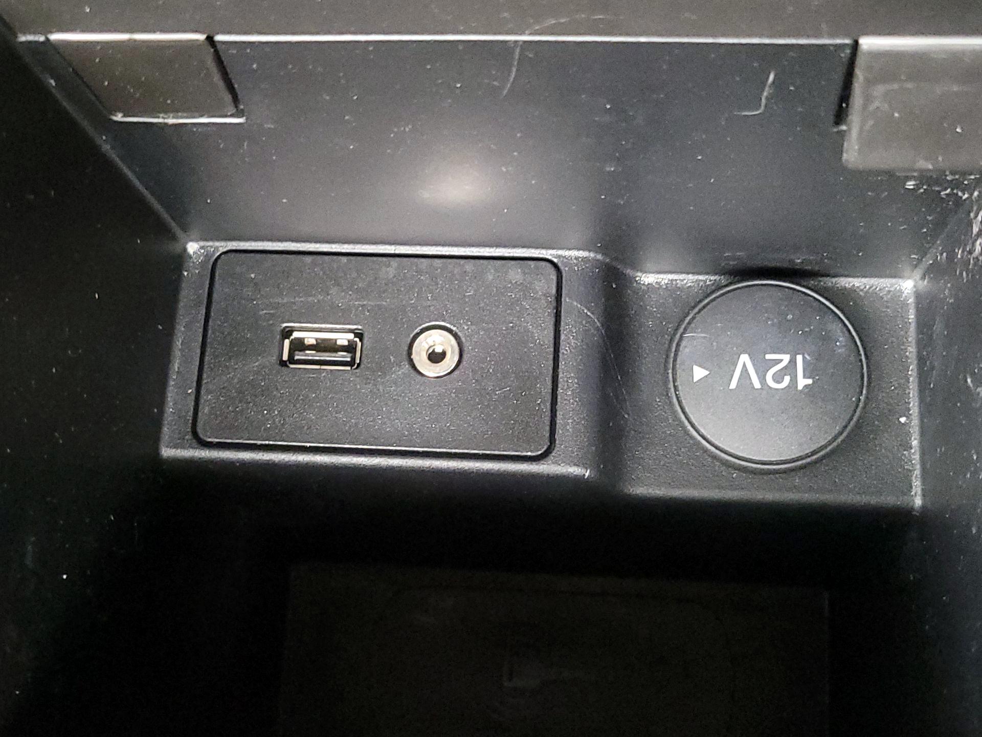 Thumbnail: 2015 Ford Focus - 18