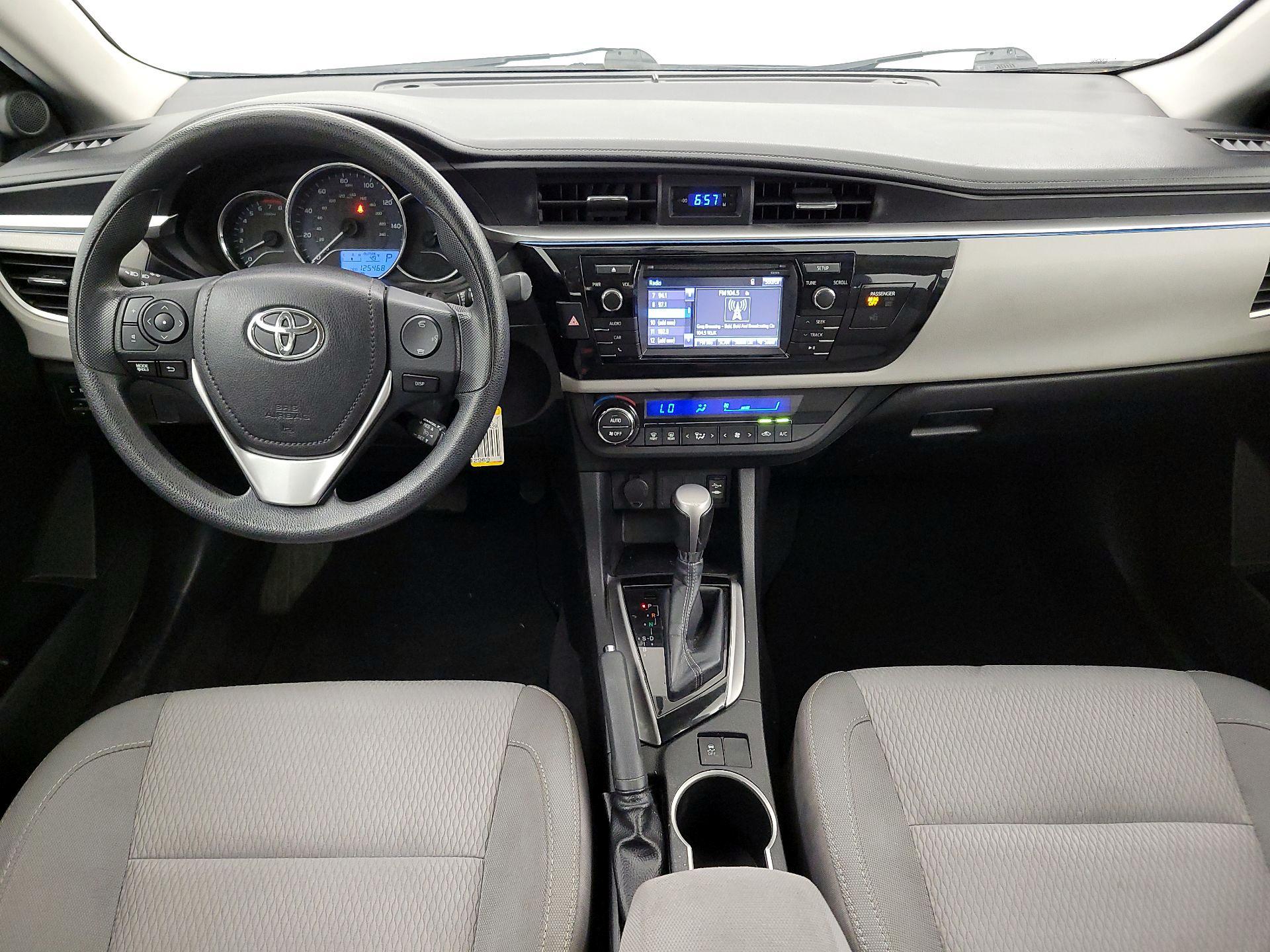 Thumbnail: 2015 Toyota Corolla - 9