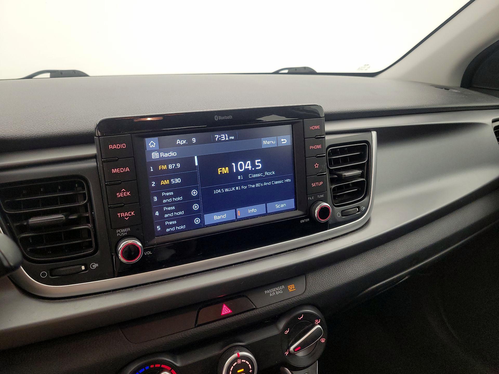 Thumbnail: 2019 Kia Rio - 15