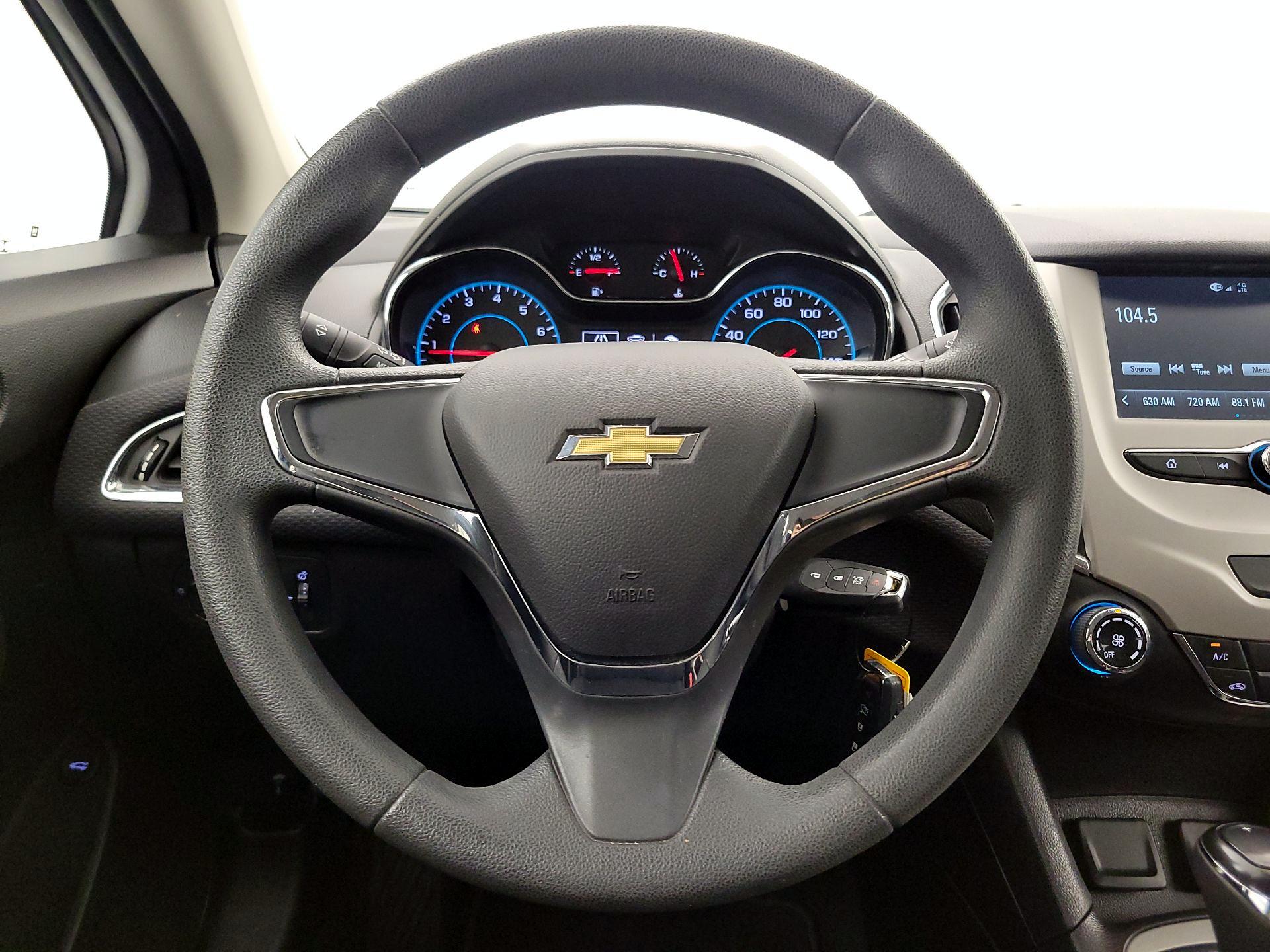 Thumbnail: 2017 Chevrolet Cruze - 10