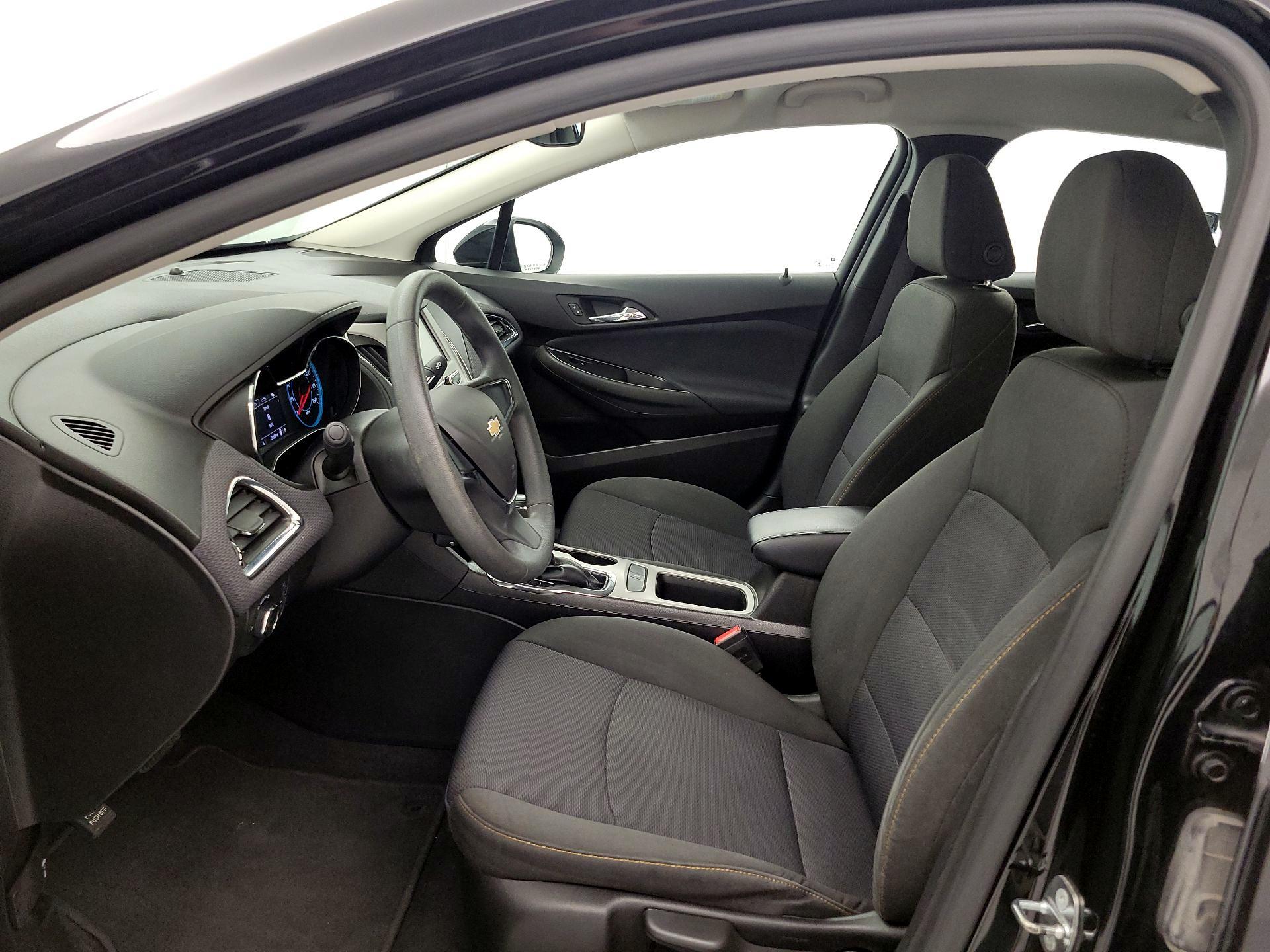 Thumbnail: 2017 Chevrolet Cruze - 11