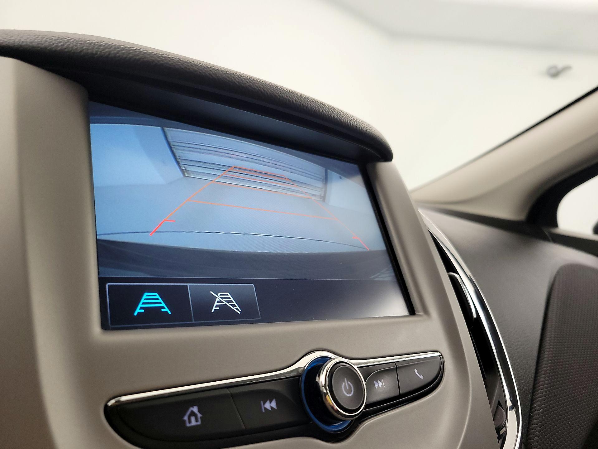 Thumbnail: 2017 Chevrolet Cruze - 14