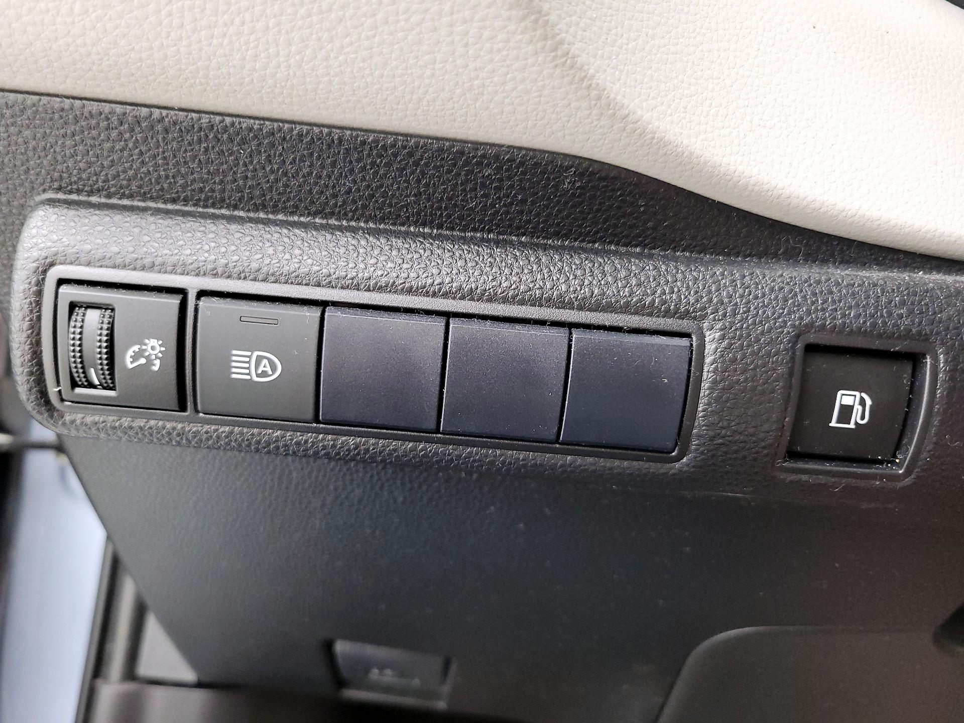 Thumbnail: 2021 Toyota Corolla - 13