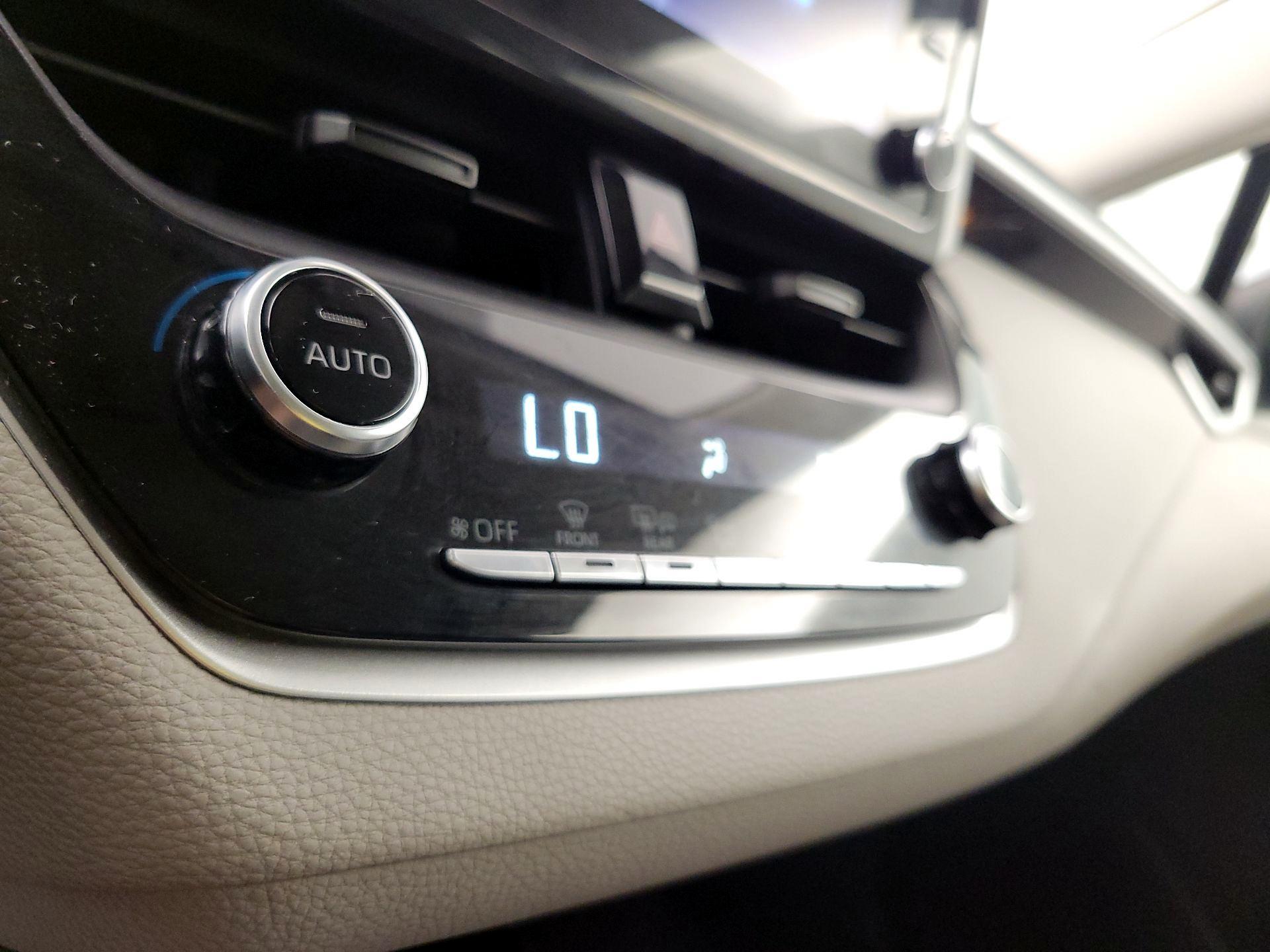 Thumbnail: 2021 Toyota Corolla - 16