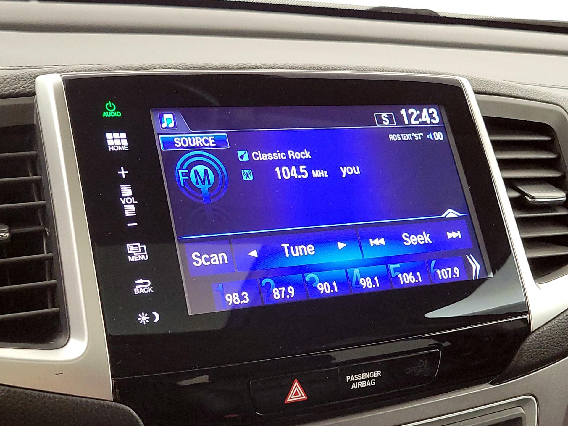 Thumbnail: 2016 Honda Pilot - 15