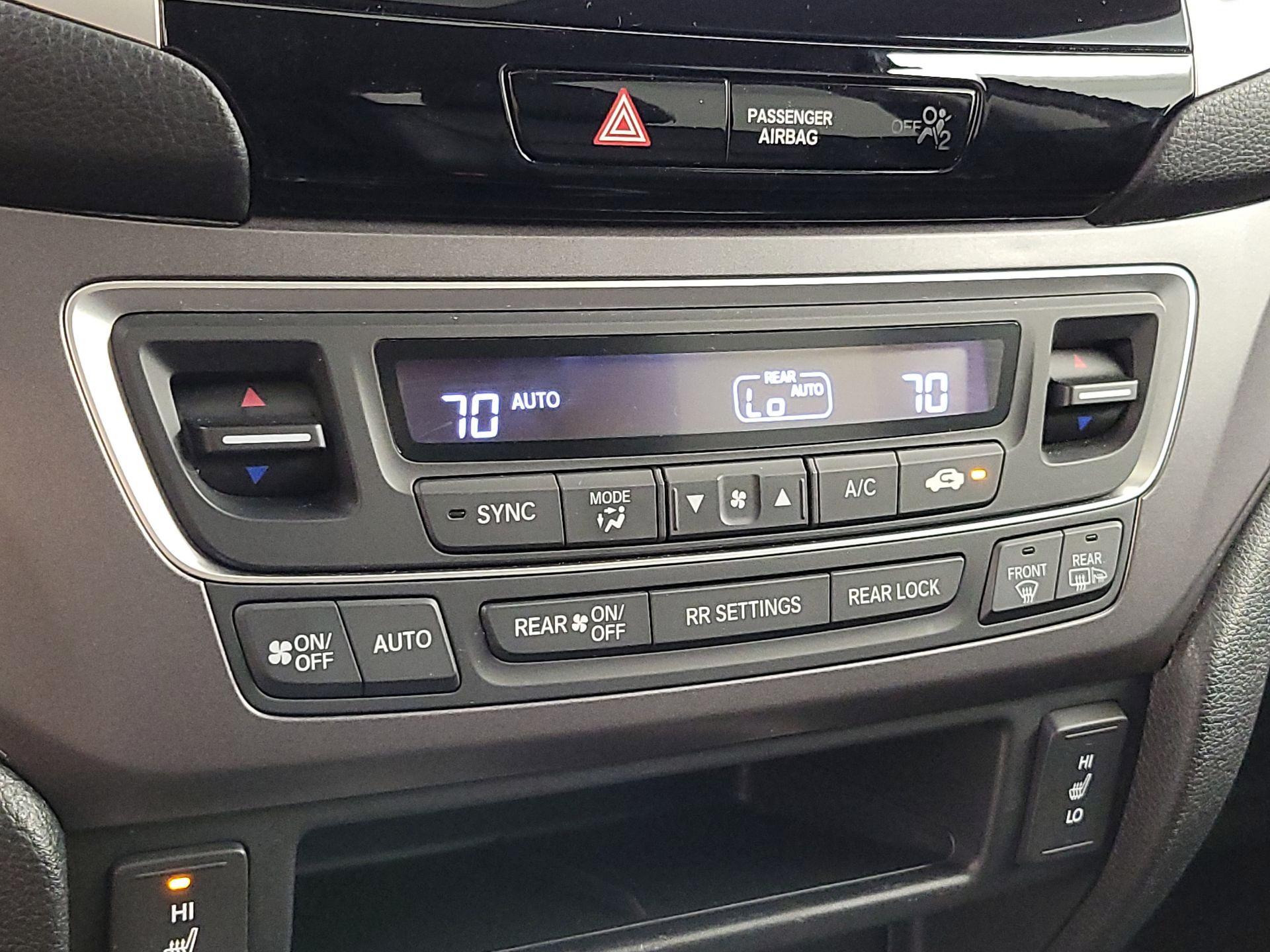 Thumbnail: 2016 Honda Pilot - 16