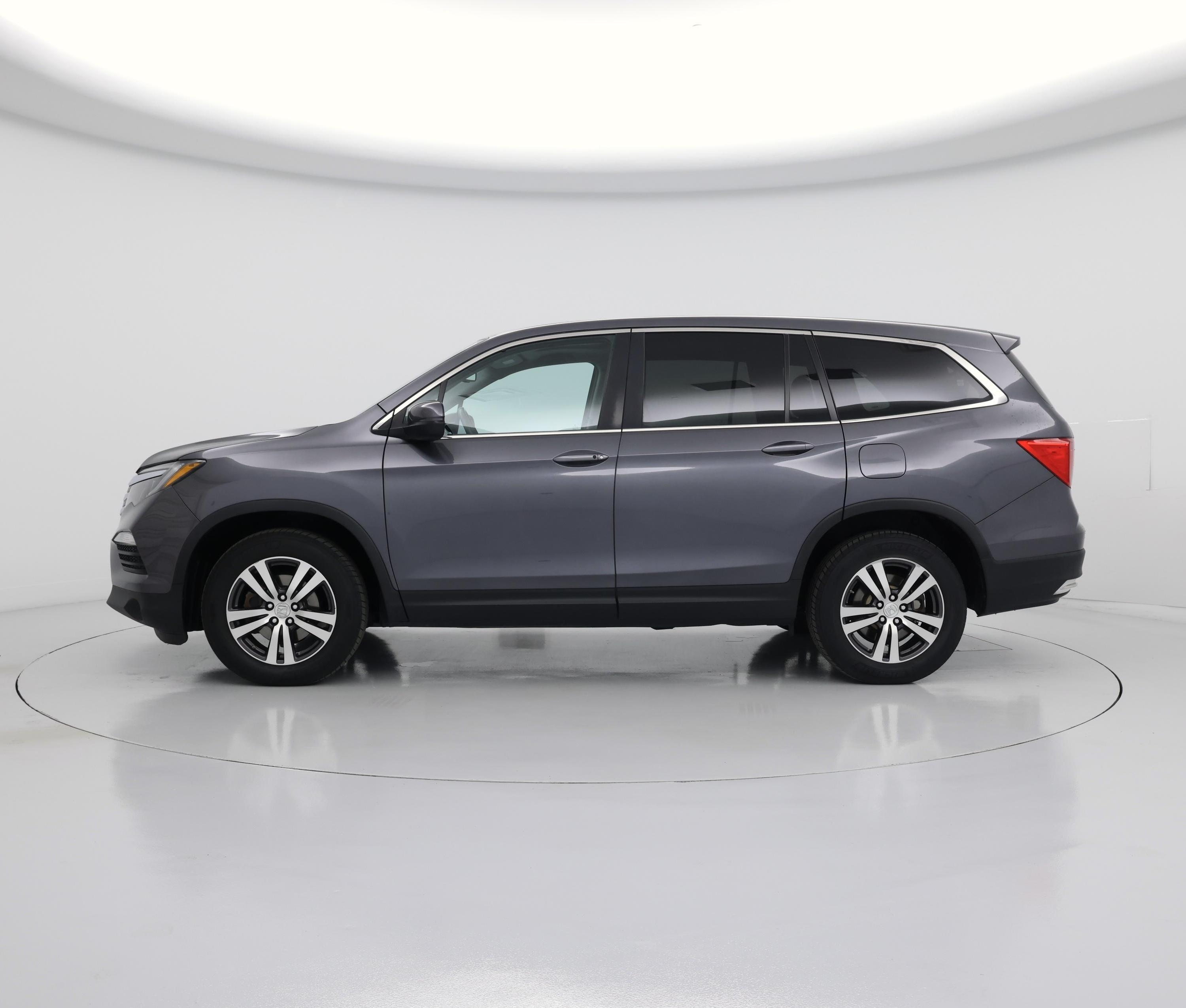 Thumbnail: 2016 Honda Pilot - 3
