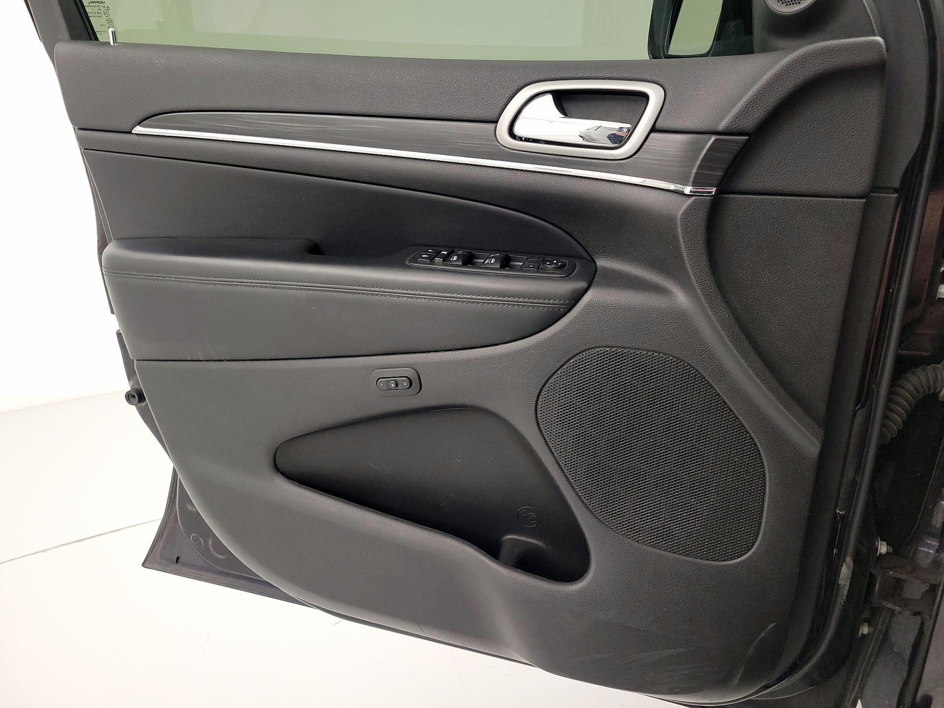 Thumbnail: 2020 Jeep Grand Cherokee - 12