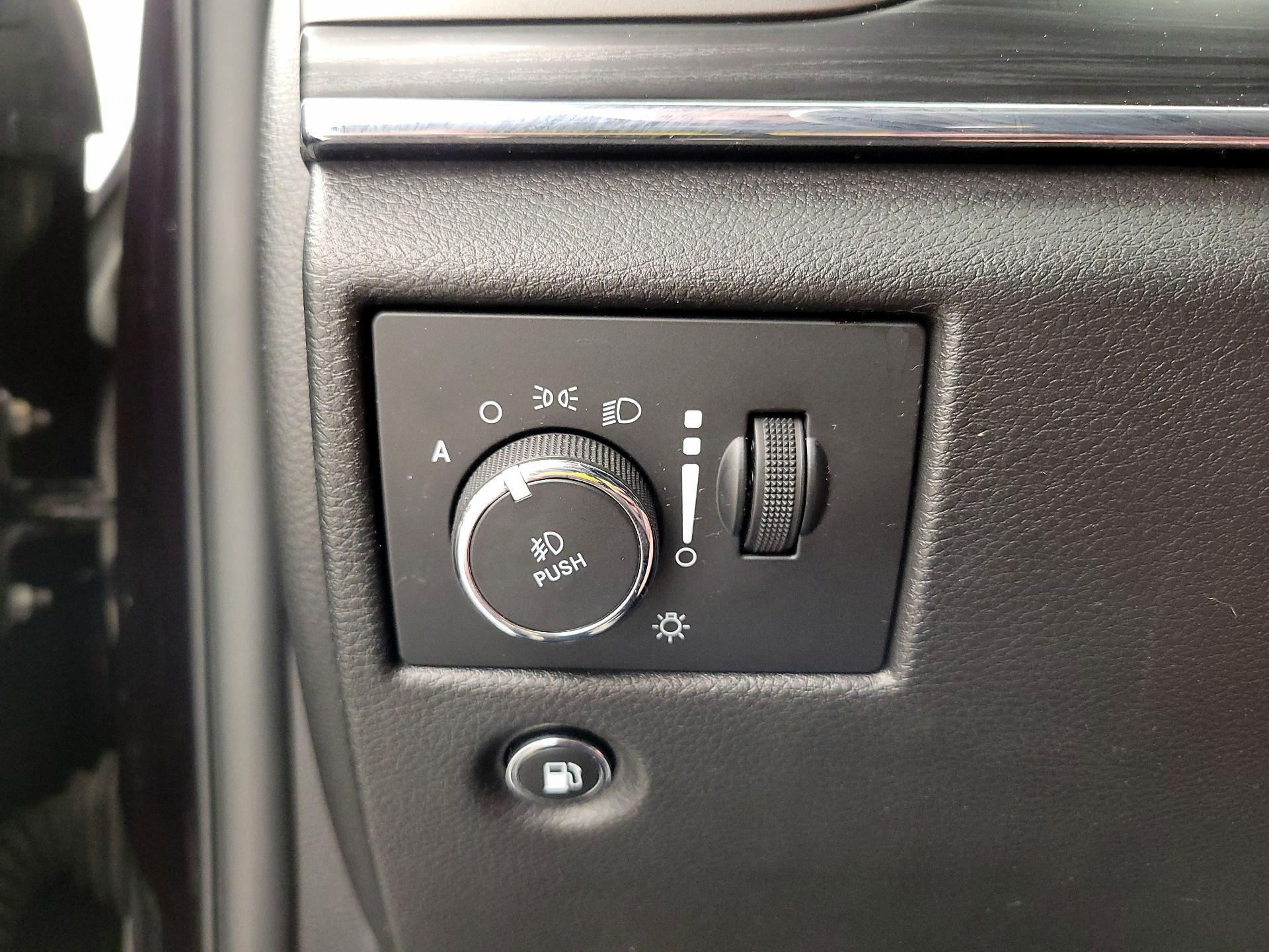 Thumbnail: 2020 Jeep Grand Cherokee - 13