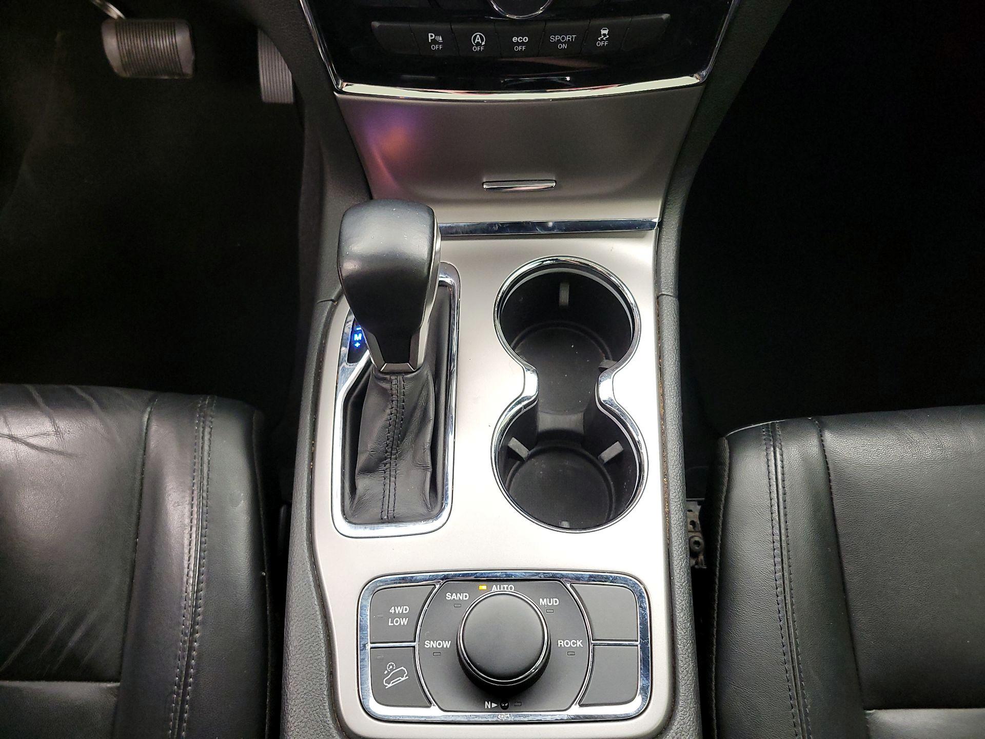 Thumbnail: 2020 Jeep Grand Cherokee - 18