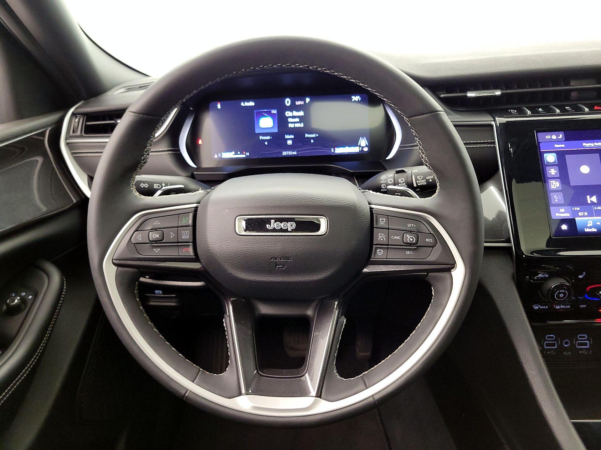 Thumbnail: 2023 Jeep Grand Cherokee - 10