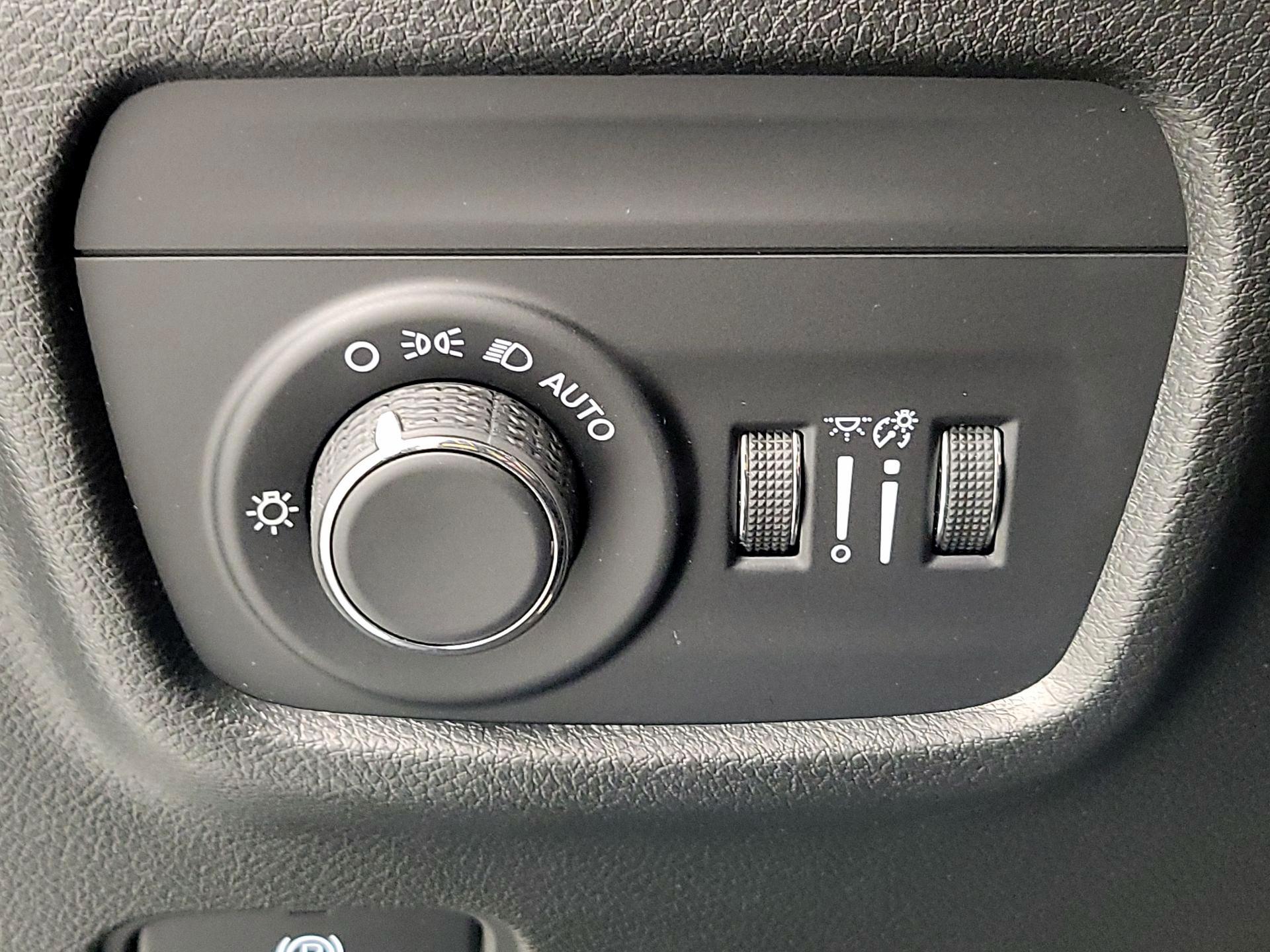 Thumbnail: 2023 Jeep Grand Cherokee - 13