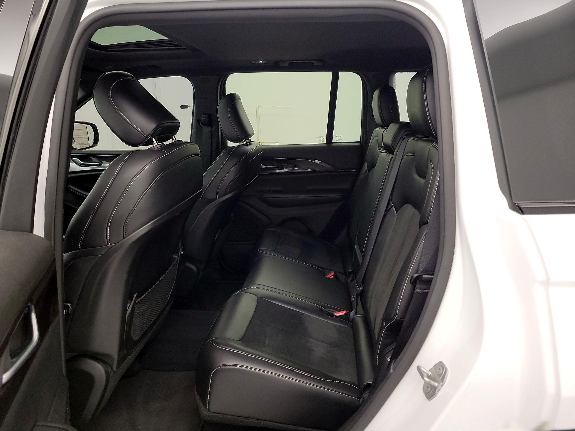 Thumbnail: 2023 Jeep Grand Cherokee - 20