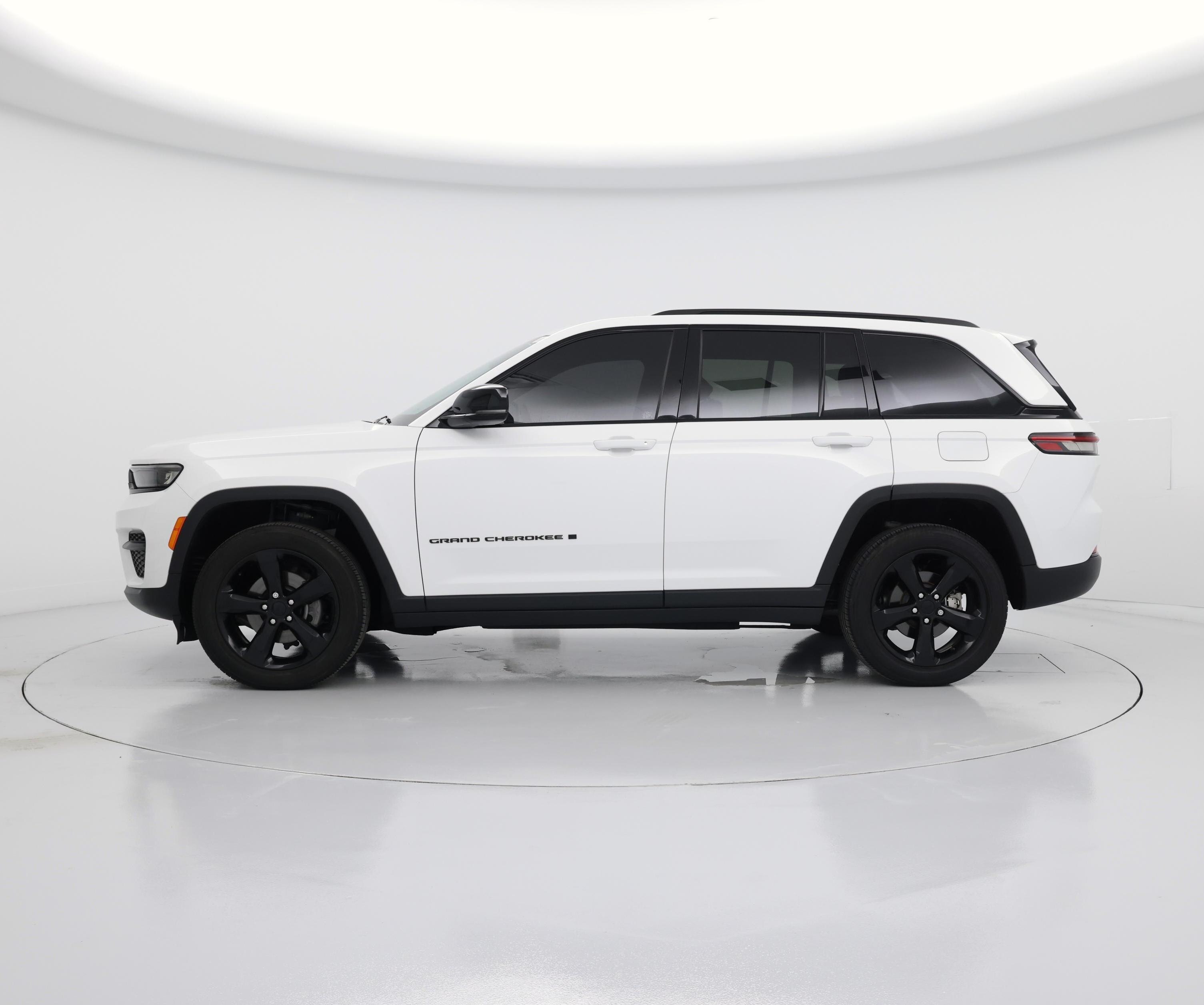 Thumbnail: 2023 Jeep Grand Cherokee - 3