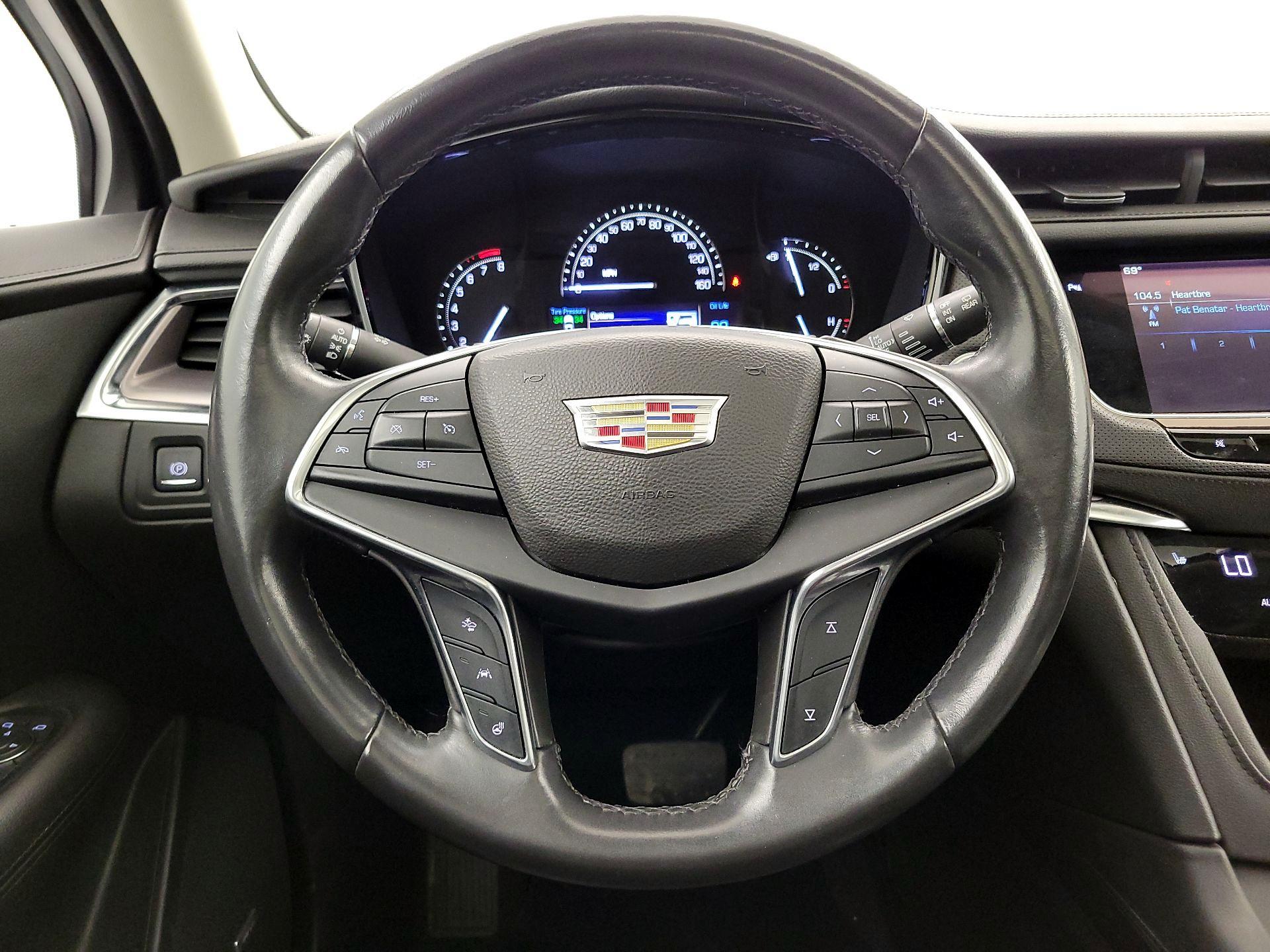 Thumbnail: 2017 Cadillac XT5 - 10