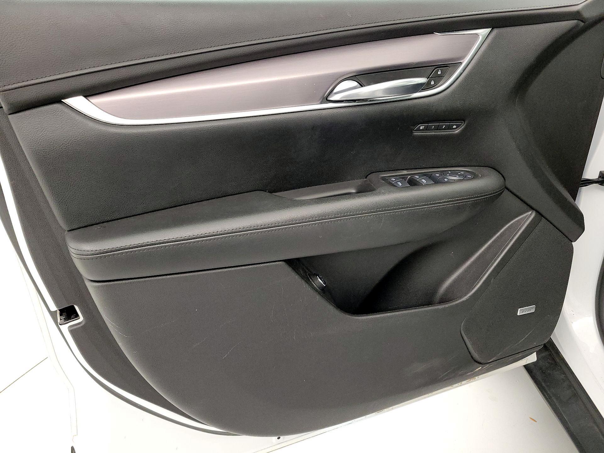 Thumbnail: 2017 Cadillac XT5 - 12
