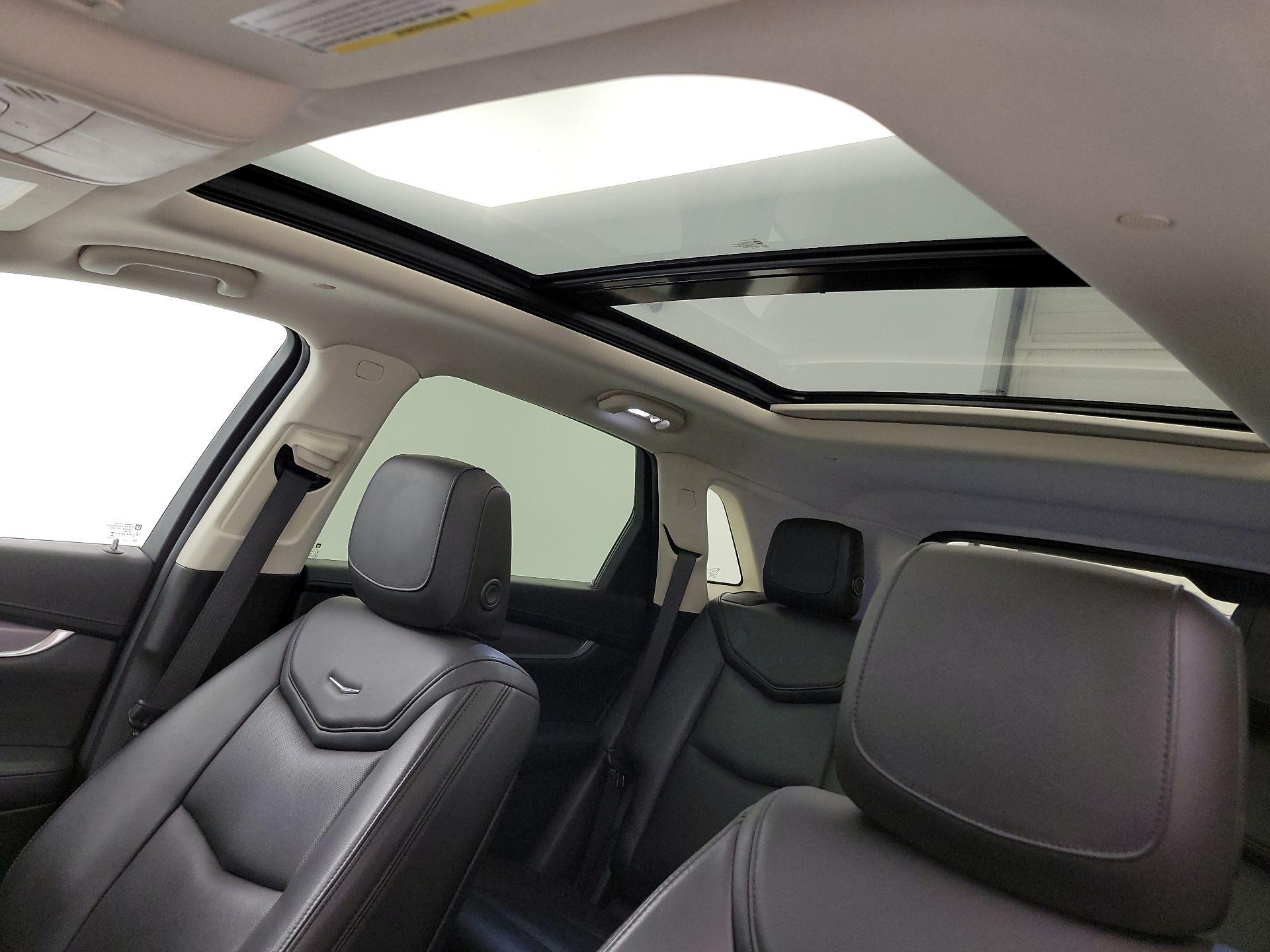 Thumbnail: 2017 Cadillac XT5 - 19