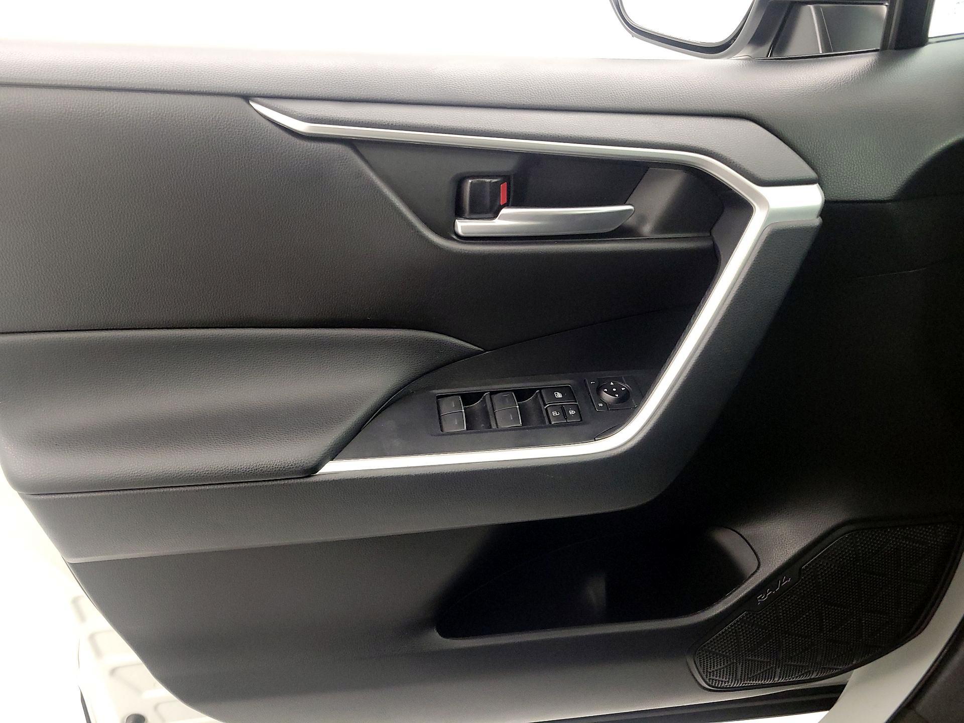 Thumbnail: 2023 Toyota RAV4 - 12