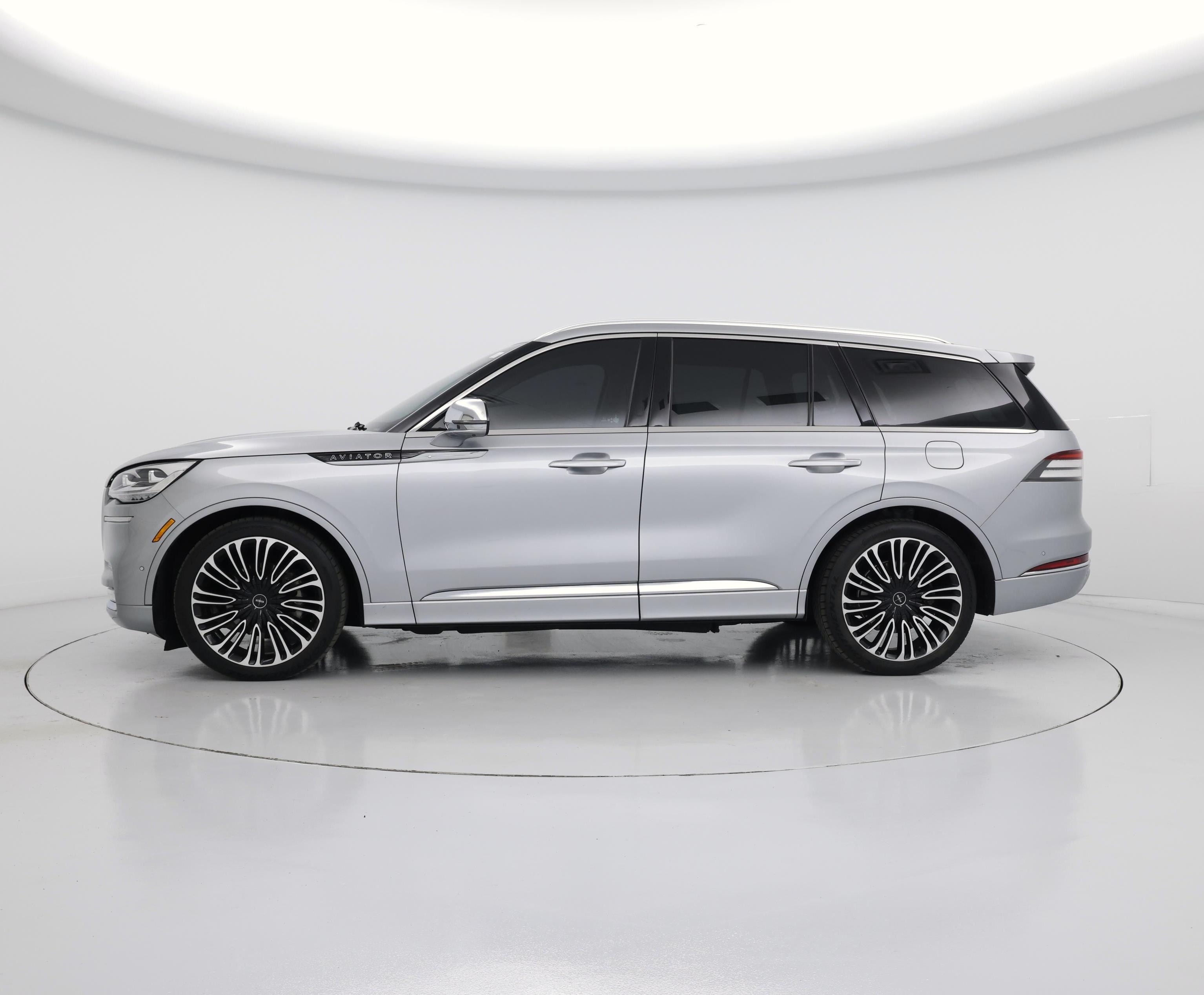 Thumbnail: 2021 Lincoln Aviator - 3